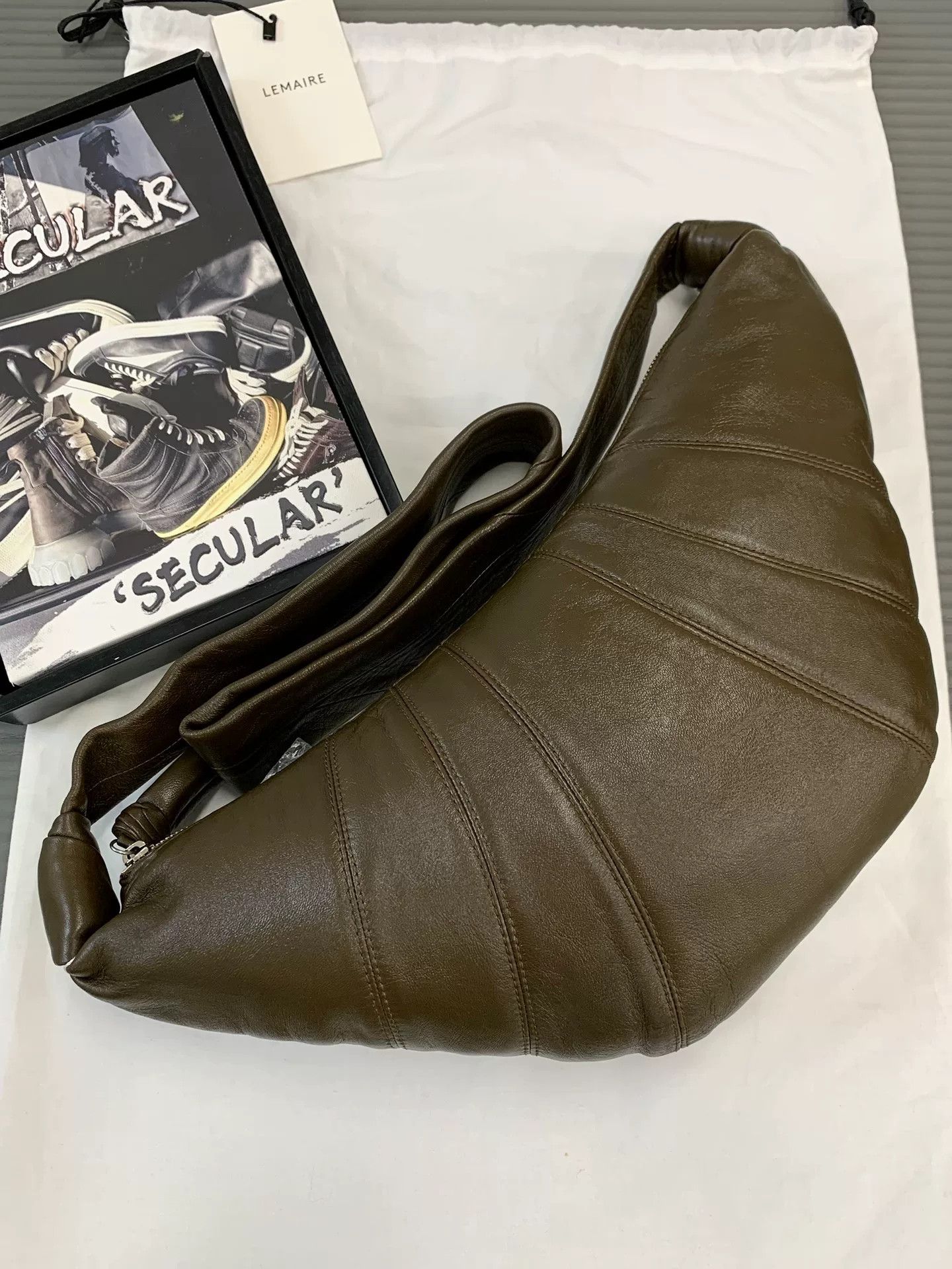 Lemaire Lemaire Medium Croissant Bag Dark Tobacco Size ONE SIZE - 3 Thumbnail