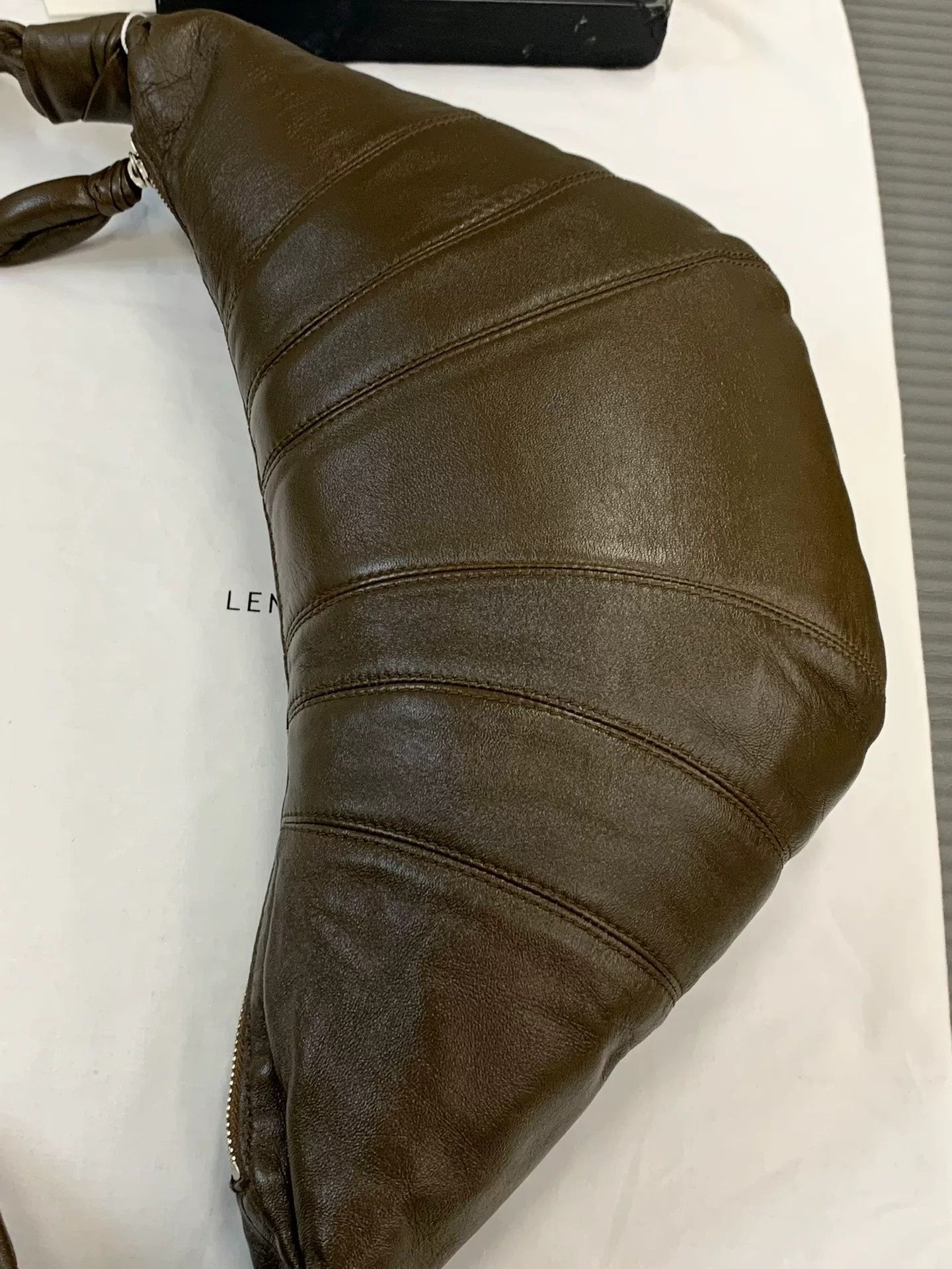 Lemaire Lemaire Medium Croissant Bag Dark Tobacco Size ONE SIZE - 8 Thumbnail