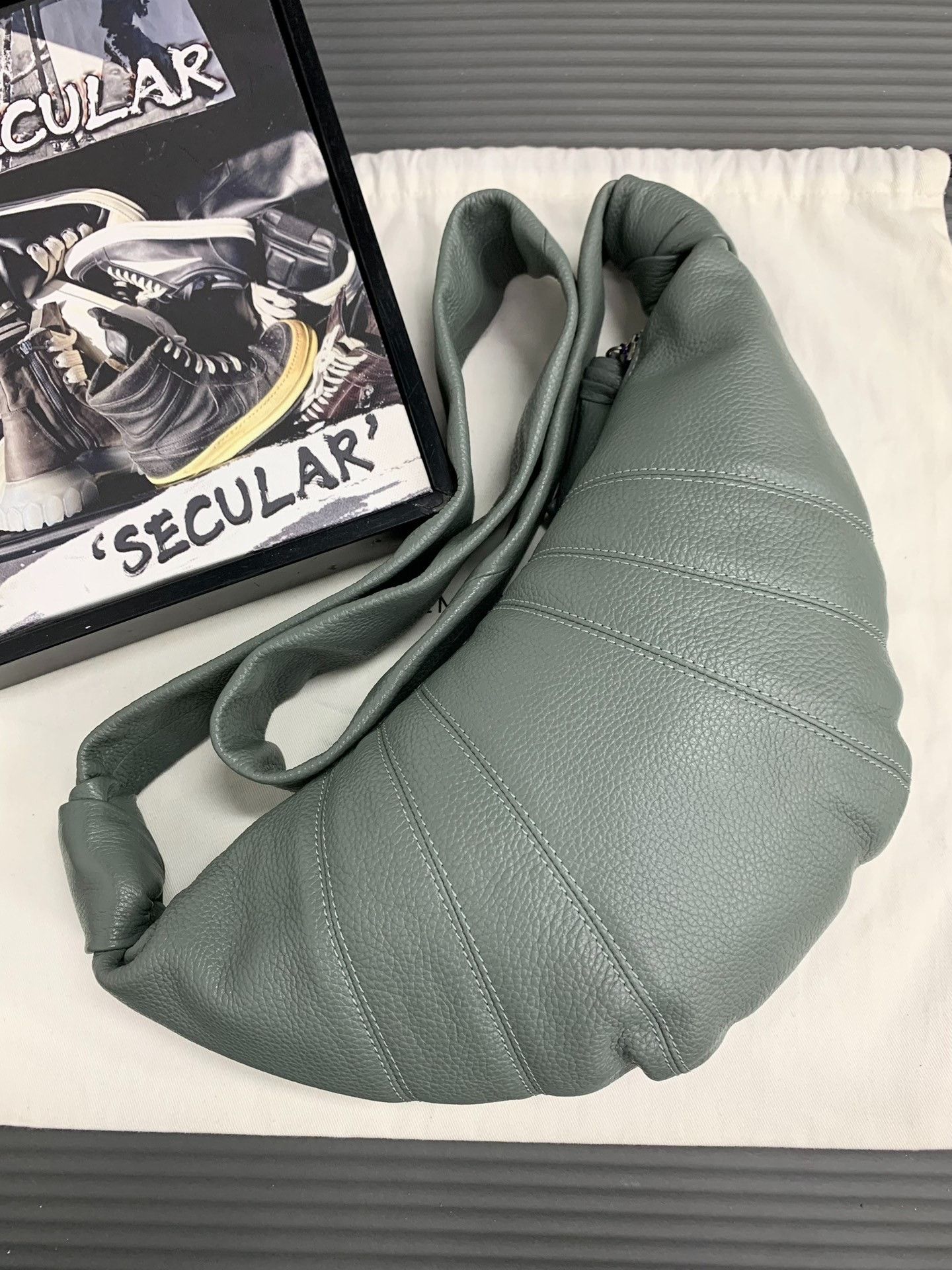 Lemaire Lemaire Small Clay Green Croissant Bag Size ONE SIZE - 3 Thumbnail