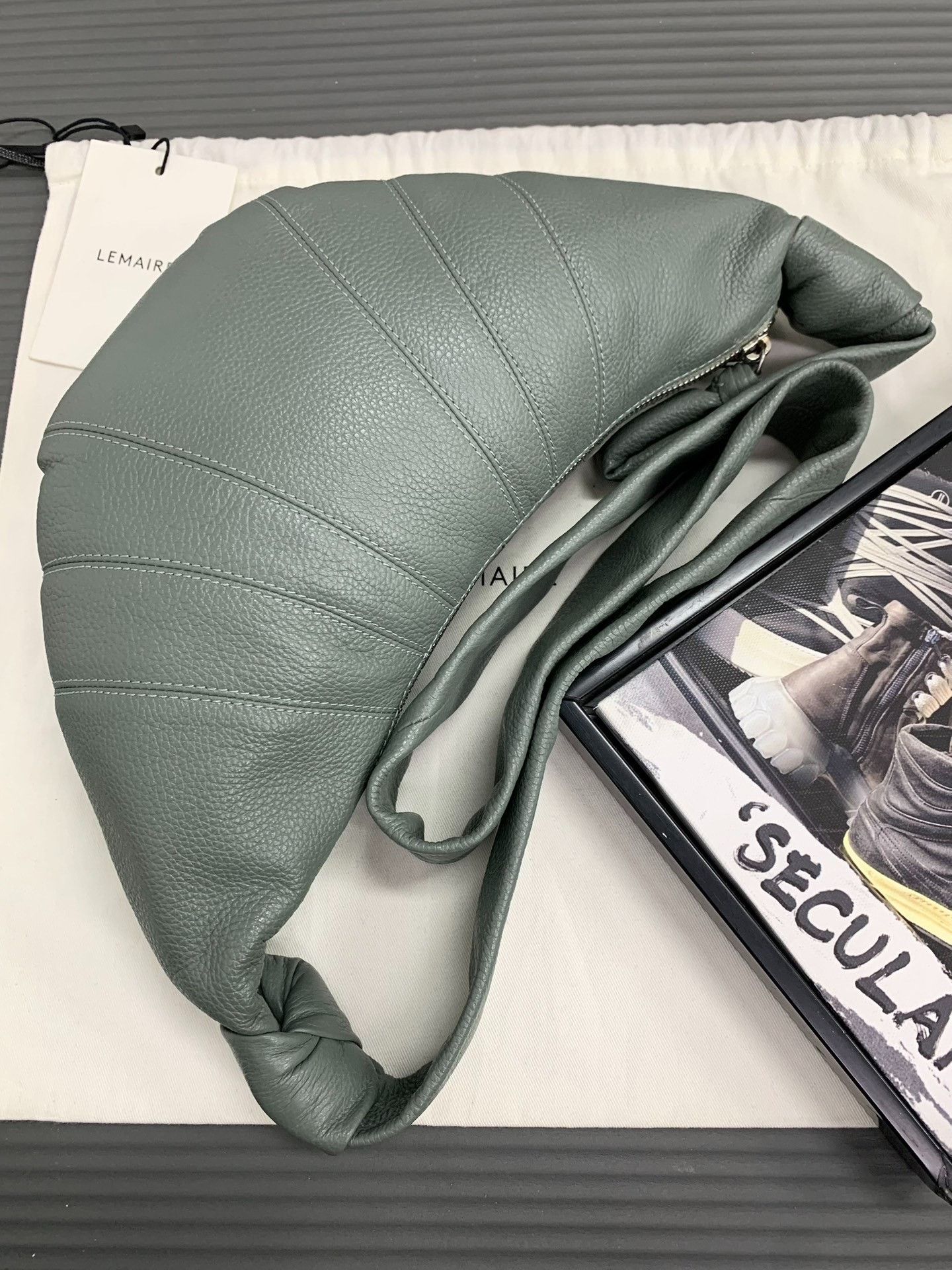 Lemaire Lemaire Small Clay Green Croissant Bag Size ONE SIZE - 2 Thumbnail
