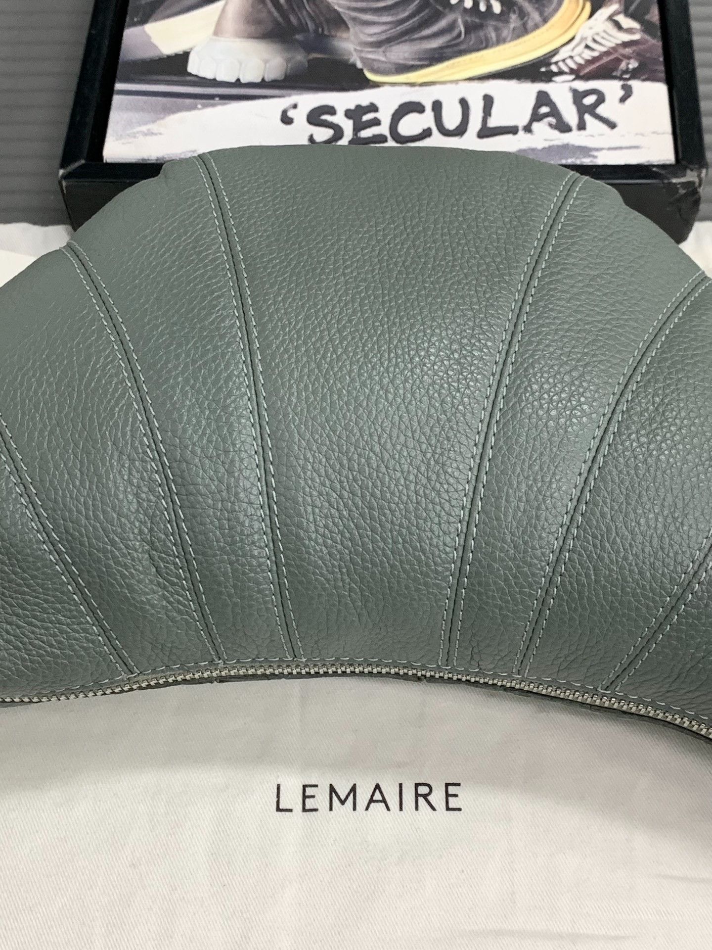 Lemaire Lemaire Small Clay Green Croissant Bag Size ONE SIZE - 8 Thumbnail