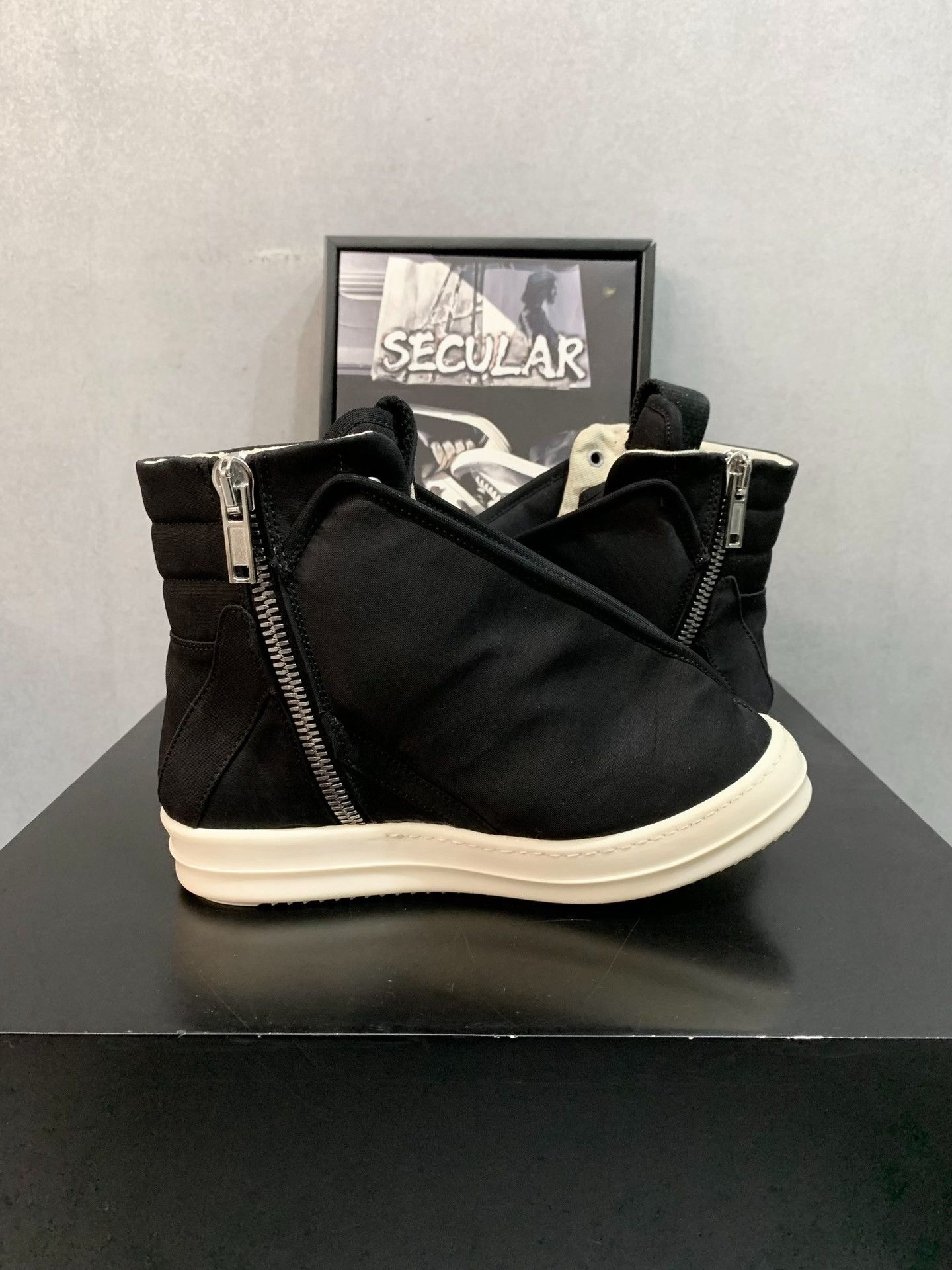 Rick Owens Drkshdw Rick Owens DRKSHDW Women's Satin Zip Boots Size US 5 / IT 35 - 5 Thumbnail