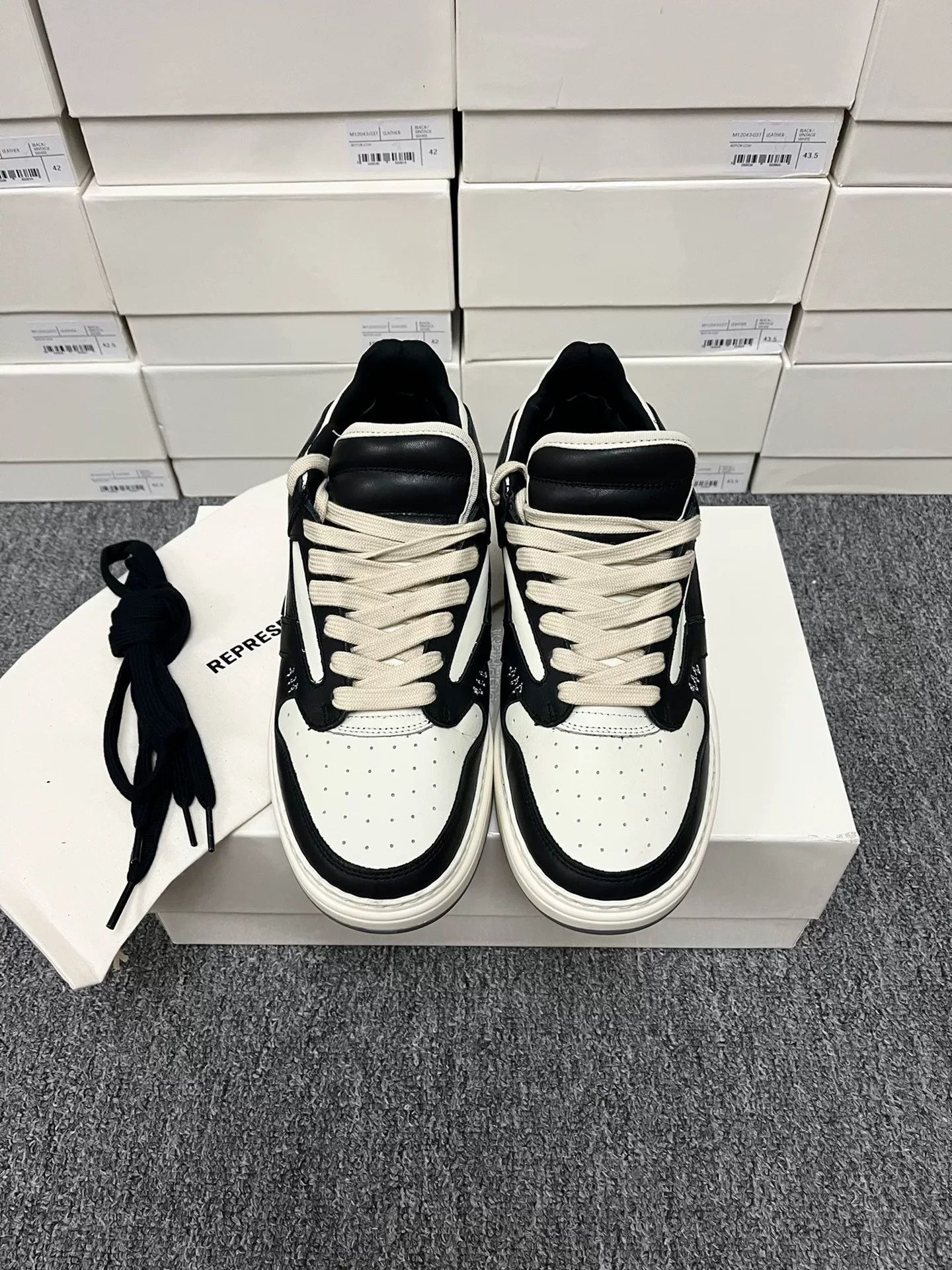 Represent Clo. Reptor Low Leather Casual Sneakers Size US 10 / EU 43 - 3 Thumbnail