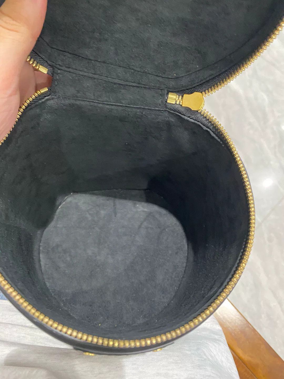 Louis Vuitton Pre-loved Bag Very good condition Size ONE SIZE - 4 Thumbnail