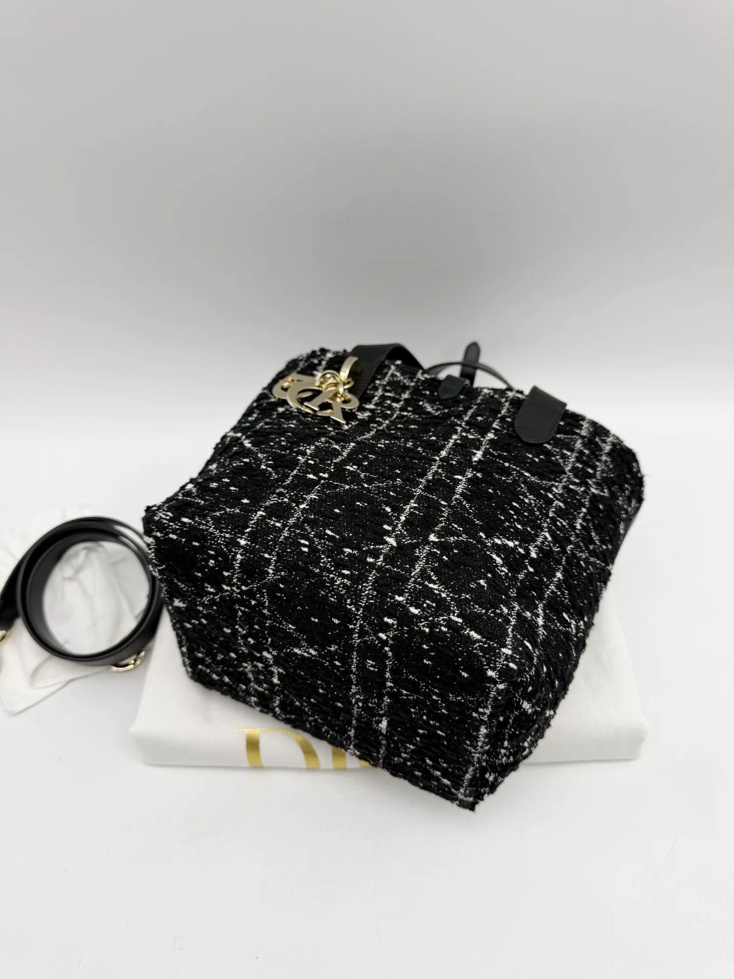 Dior Pre-loved Bag Very good condition Size ONE SIZE - 4 Thumbnail