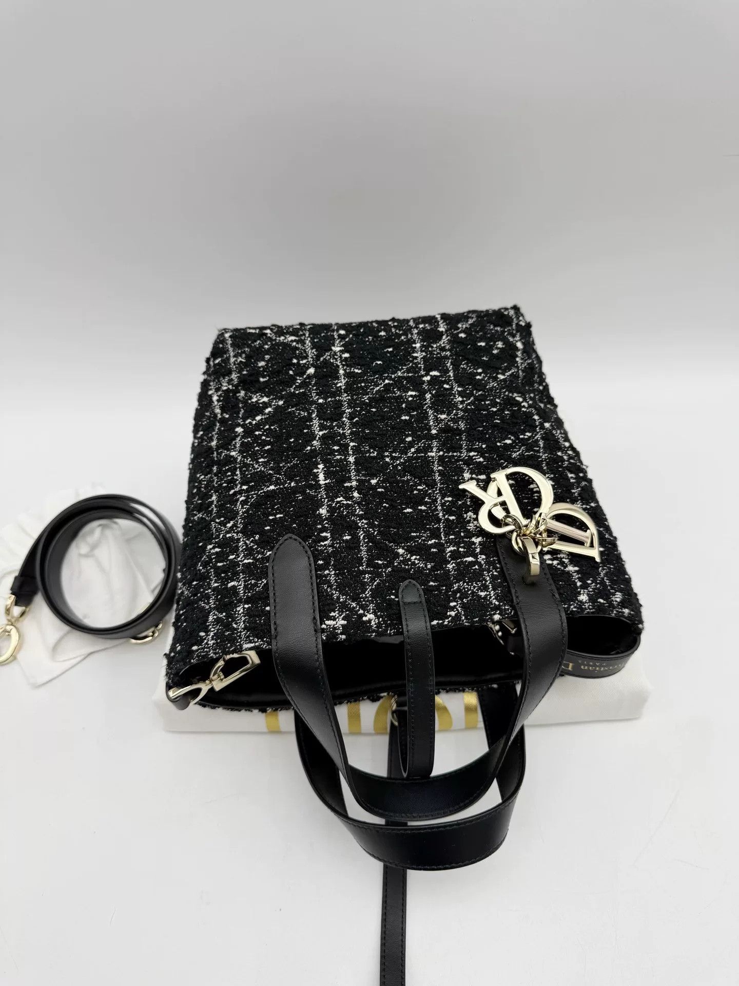 Dior Pre-loved Bag Very good condition Size ONE SIZE - 5 Thumbnail