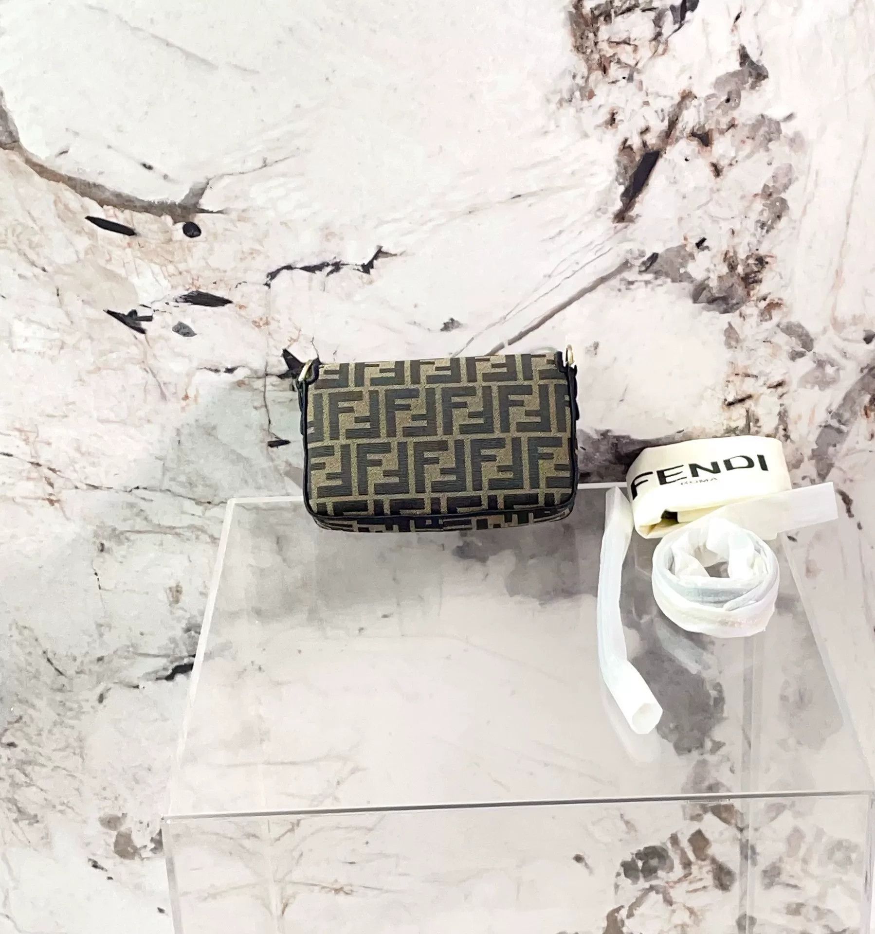 Fendi Pre-loved Bag Very good condition Size ONE SIZE - 2 Thumbnail
