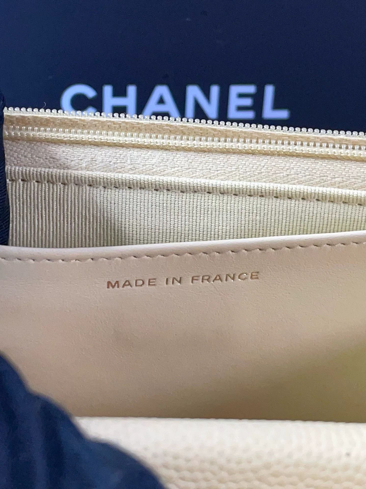 Chanel Pre-loved Bag Very good condition Size ONE SIZE - 8 Thumbnail