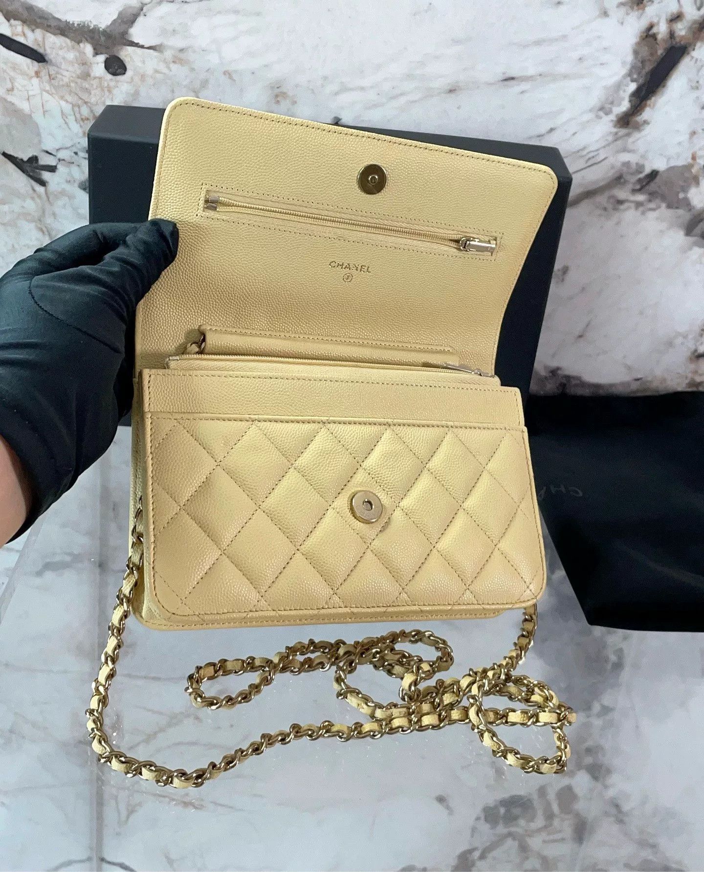 Chanel Pre-loved Bag Very good condition Size ONE SIZE - 7 Thumbnail