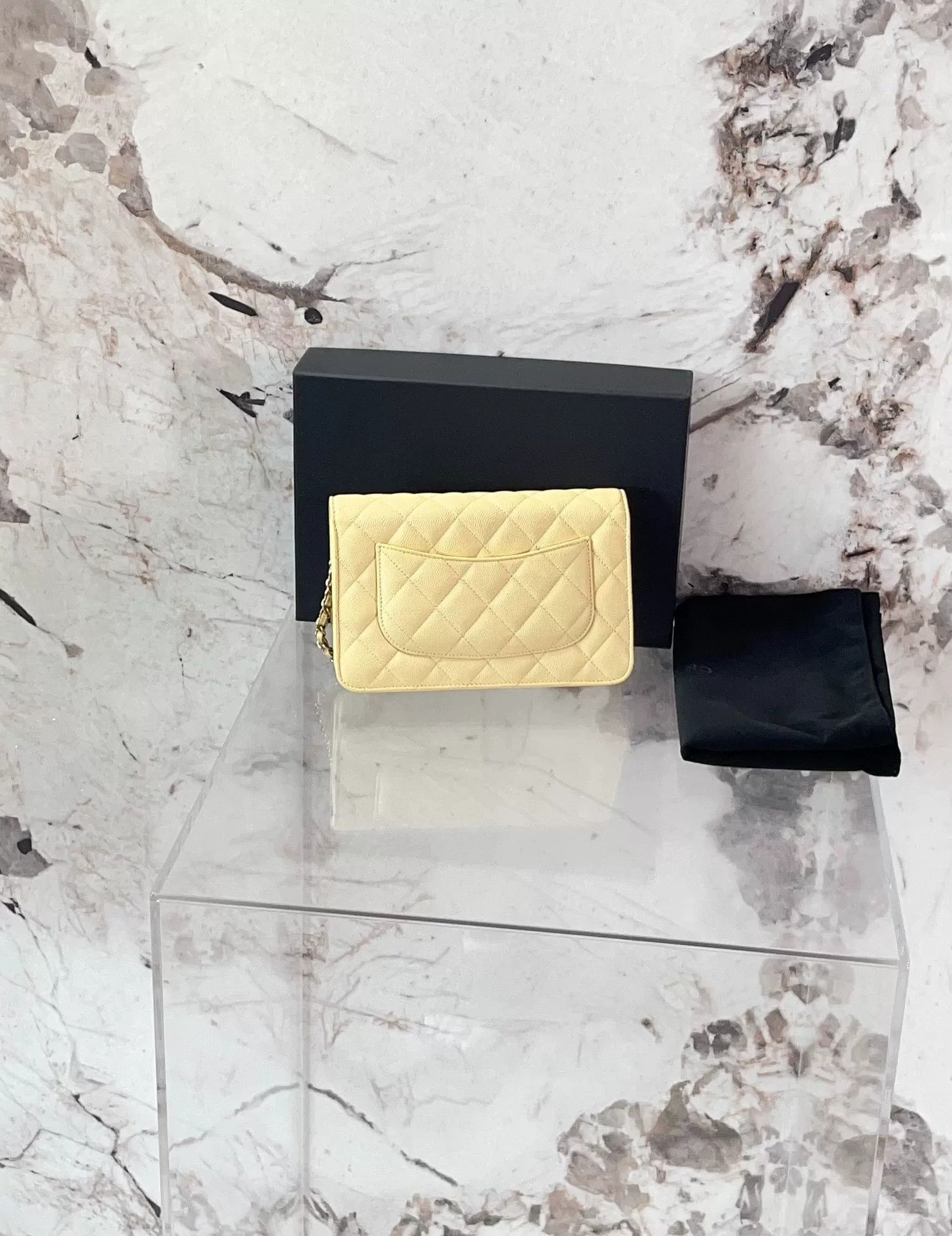Chanel Pre-loved Bag Very good condition Size ONE SIZE - 2 Thumbnail