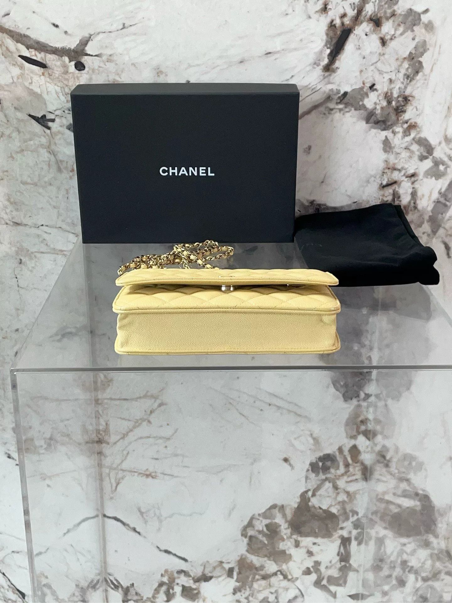 Chanel Pre-loved Bag Very good condition Size ONE SIZE - 4 Thumbnail