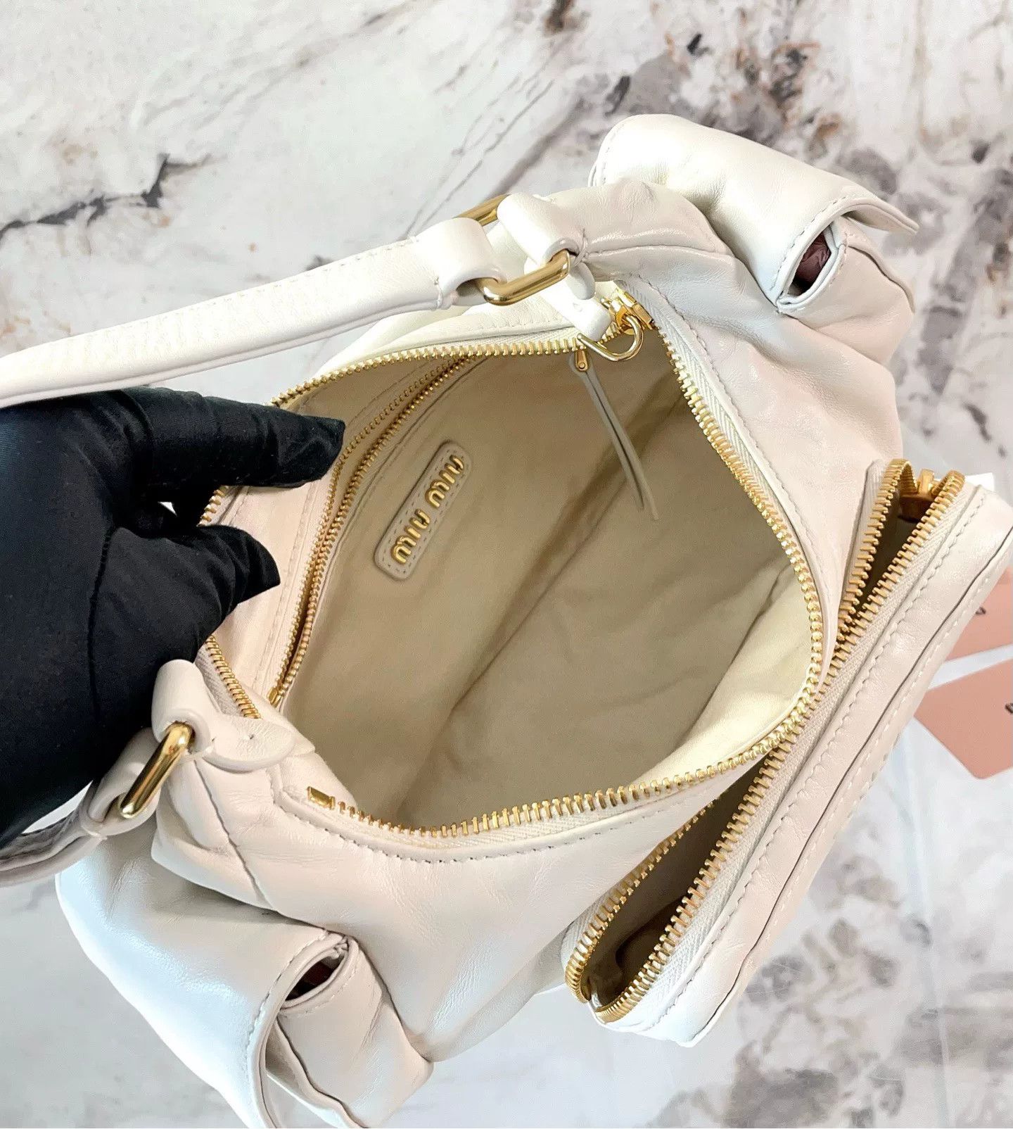 Miu Miu Pre-loved Bag Very good condition Size ONE SIZE - 9 Thumbnail