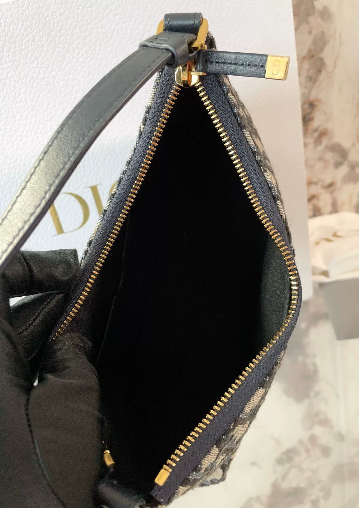 Dior Pre-loved Bag Very good condition Size ONE SIZE - 9 Thumbnail