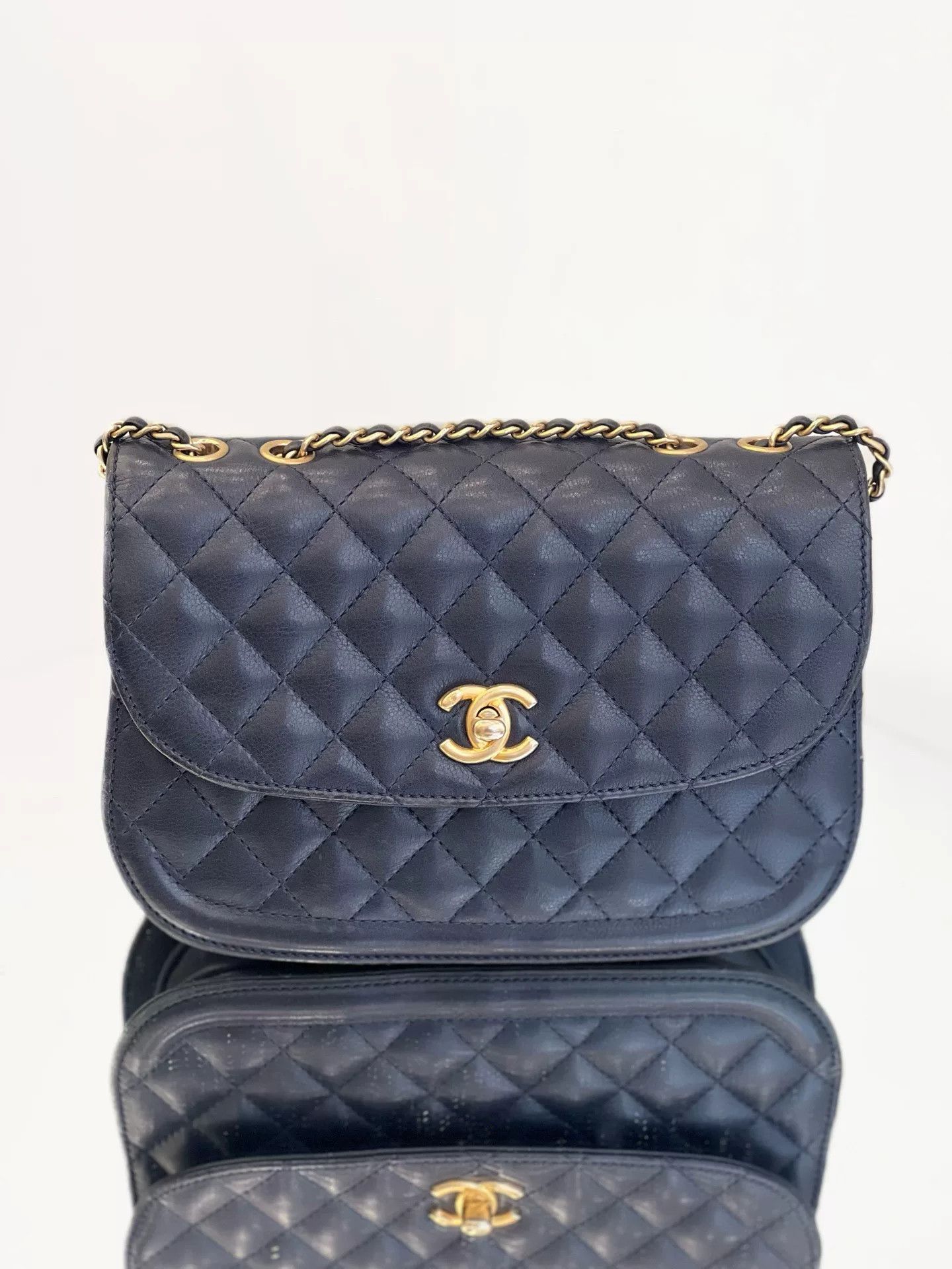 Chanel Pre-loved Bag Very good condition Size ONE SIZE - 4 Thumbnail