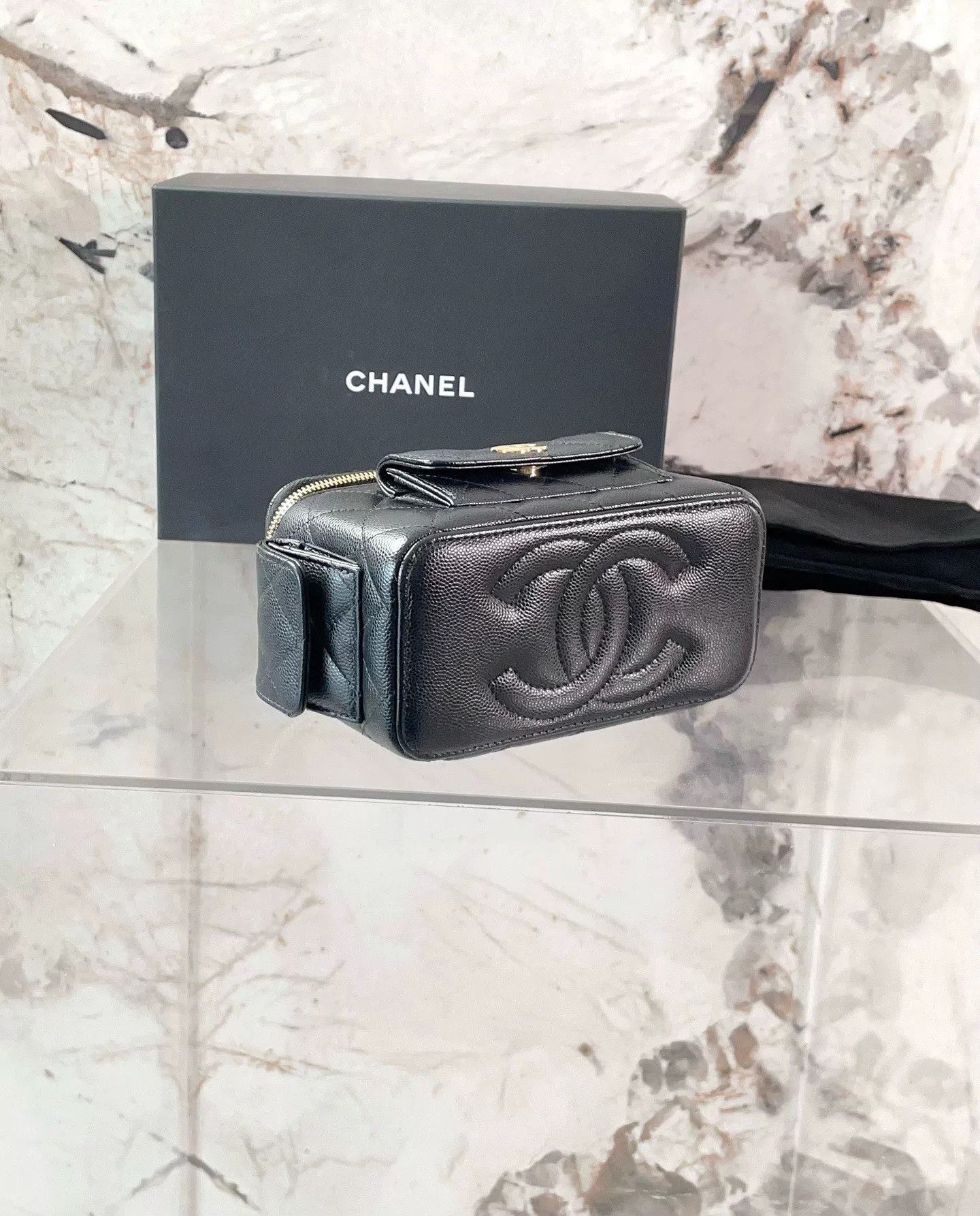 Chanel Pre-loved Bag Very good condition Size ONE SIZE - 5 Thumbnail