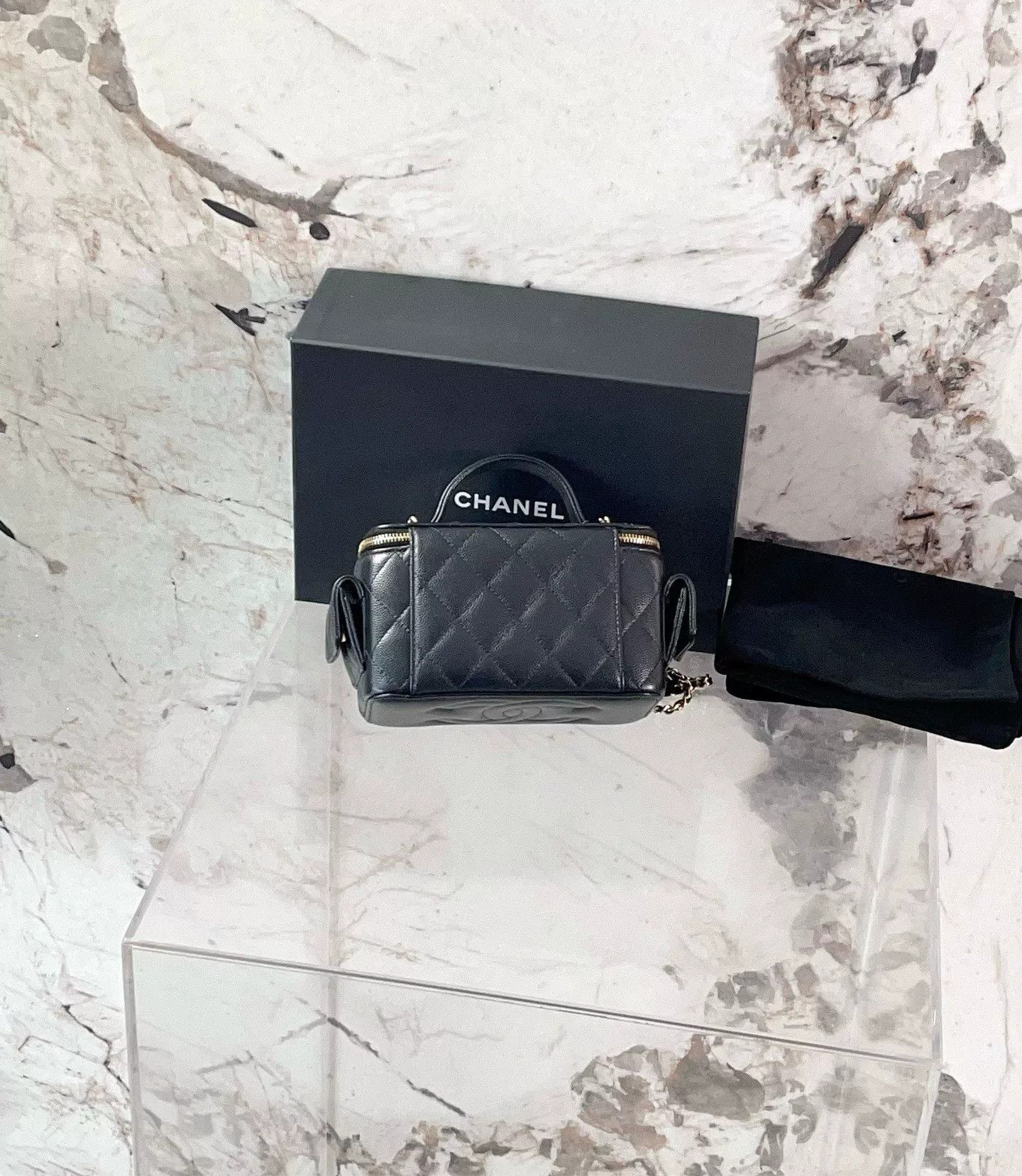 Chanel Pre-loved Bag Very good condition Size ONE SIZE - 2 Thumbnail
