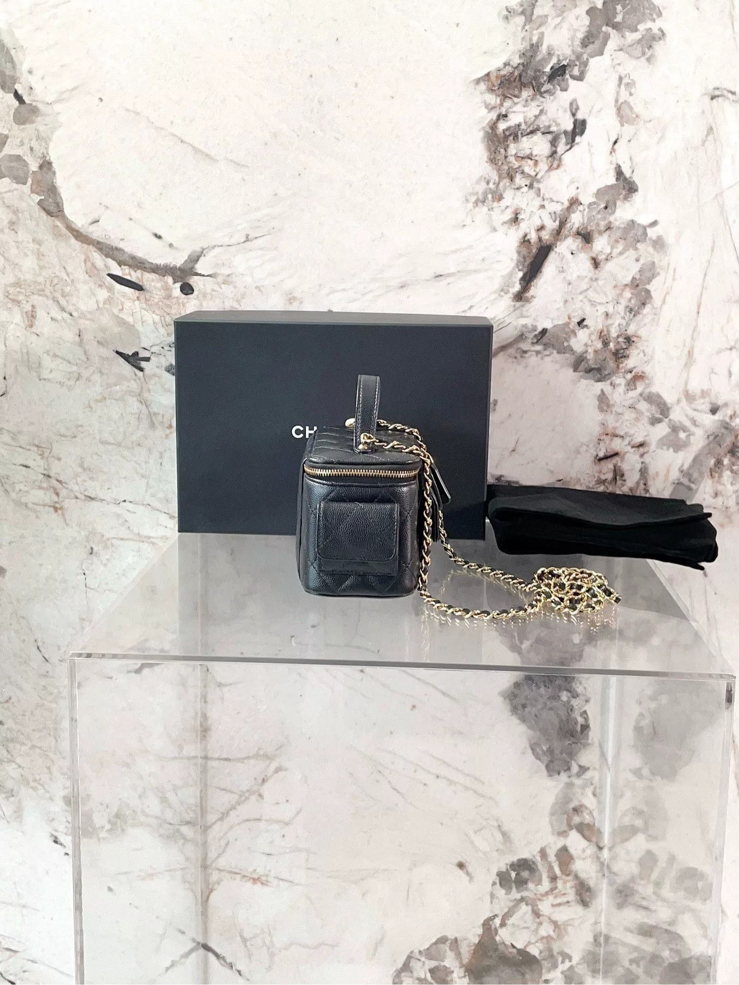 Chanel Pre-loved Bag Very good condition Size ONE SIZE - 3 Thumbnail