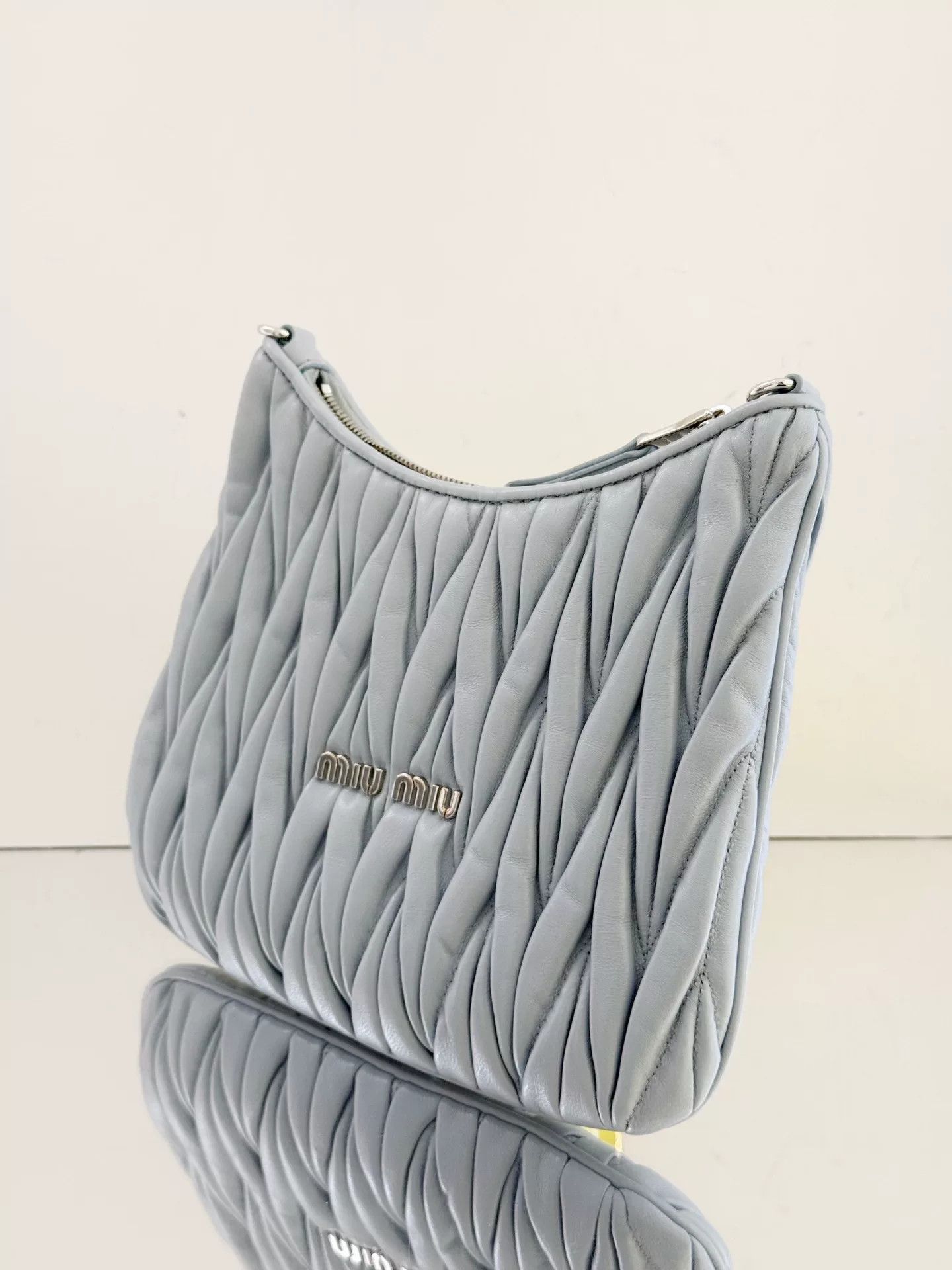Miu Miu Pre-loved Bag Very good condition Size ONE SIZE - 5 Thumbnail
