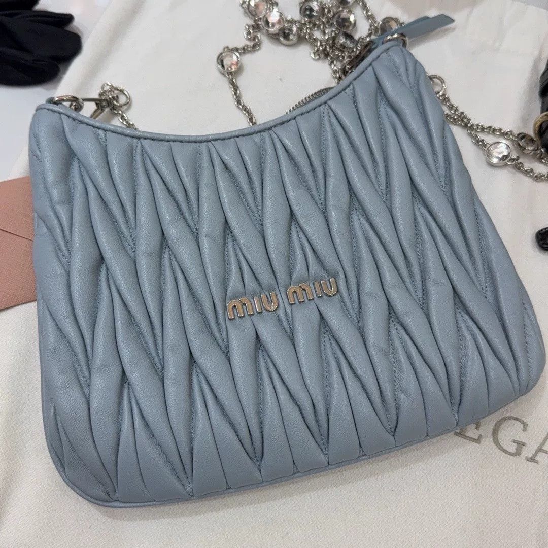 Miu Miu Pre-loved Bag Very good condition Size ONE SIZE - 2 Thumbnail