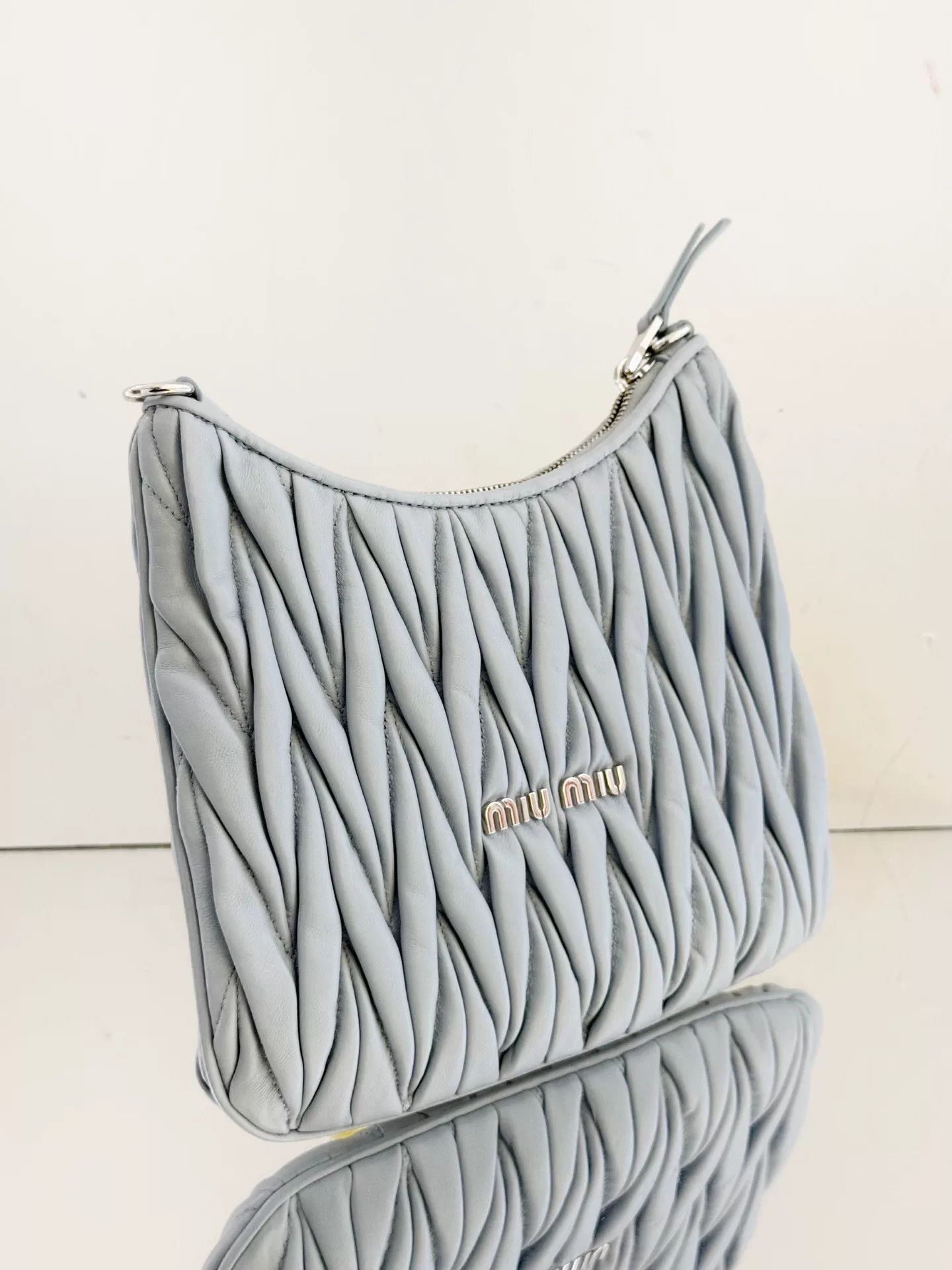 Miu Miu Pre-loved Bag Very good condition Size ONE SIZE - 4 Thumbnail