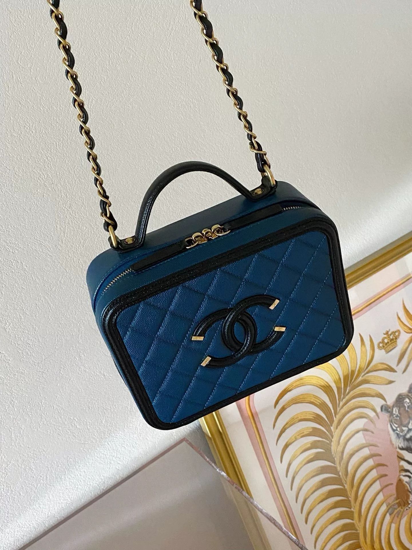 Chanel Pre-loved Bag Very good condition Size ONE SIZE - 4 Thumbnail