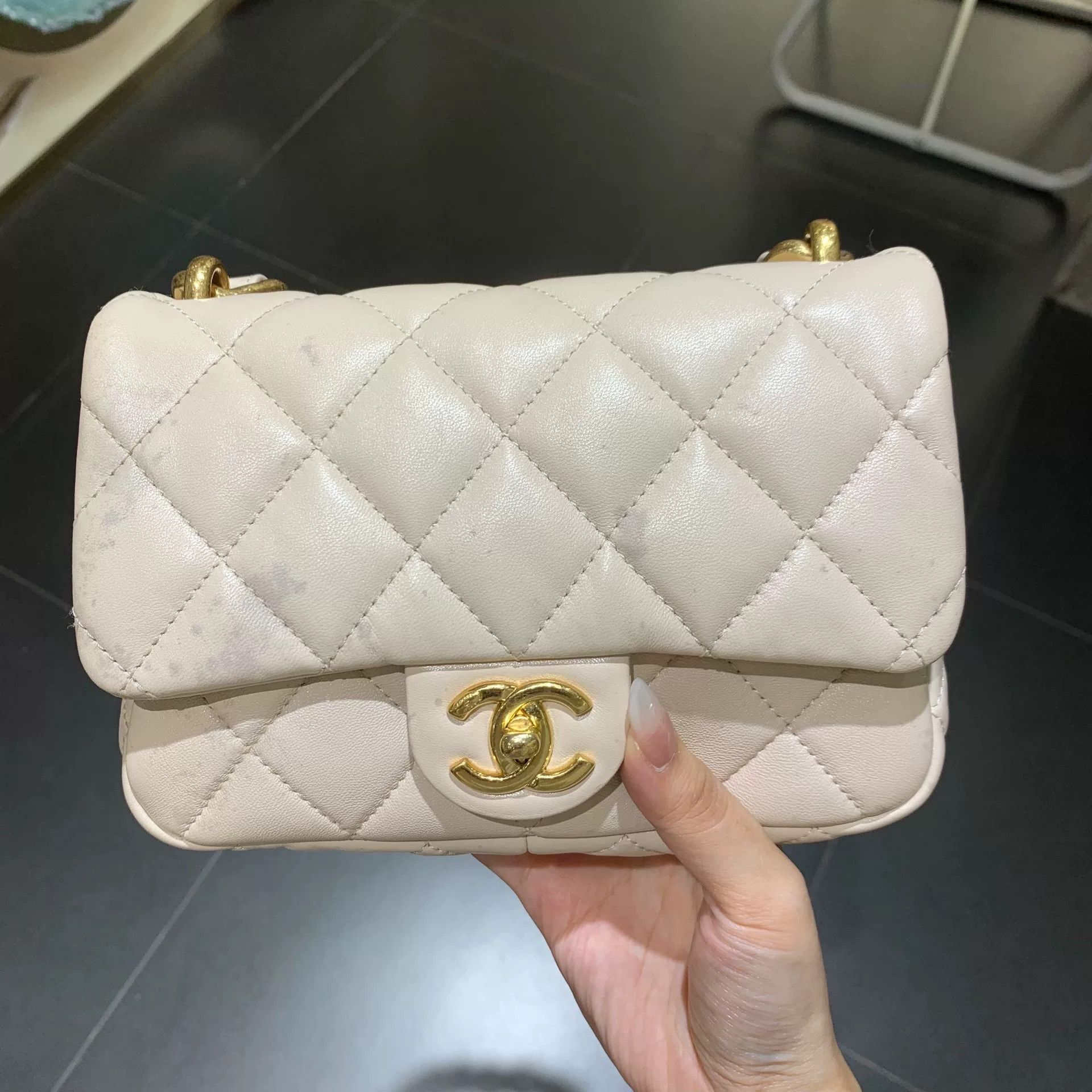 Chanel Pre-loved Bag Very good condition Size ONE SIZE - 2 Thumbnail
