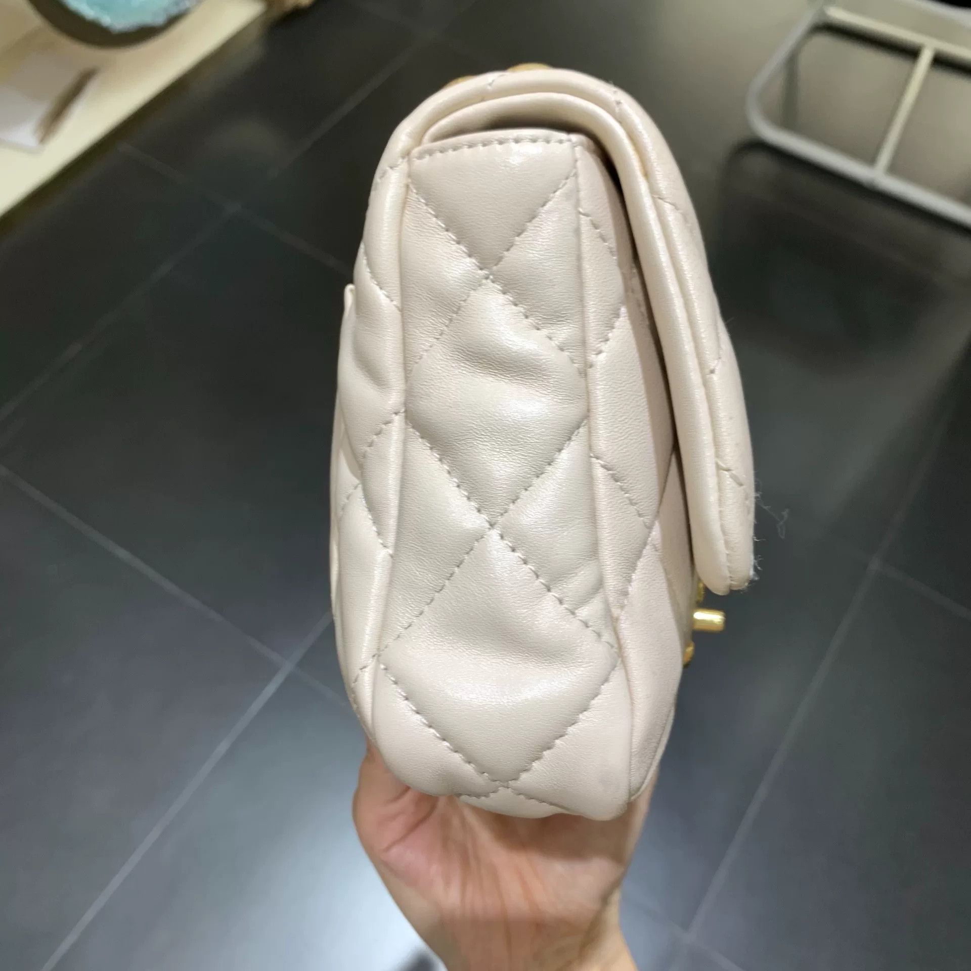 Chanel Pre-loved Bag Very good condition Size ONE SIZE - 3 Thumbnail