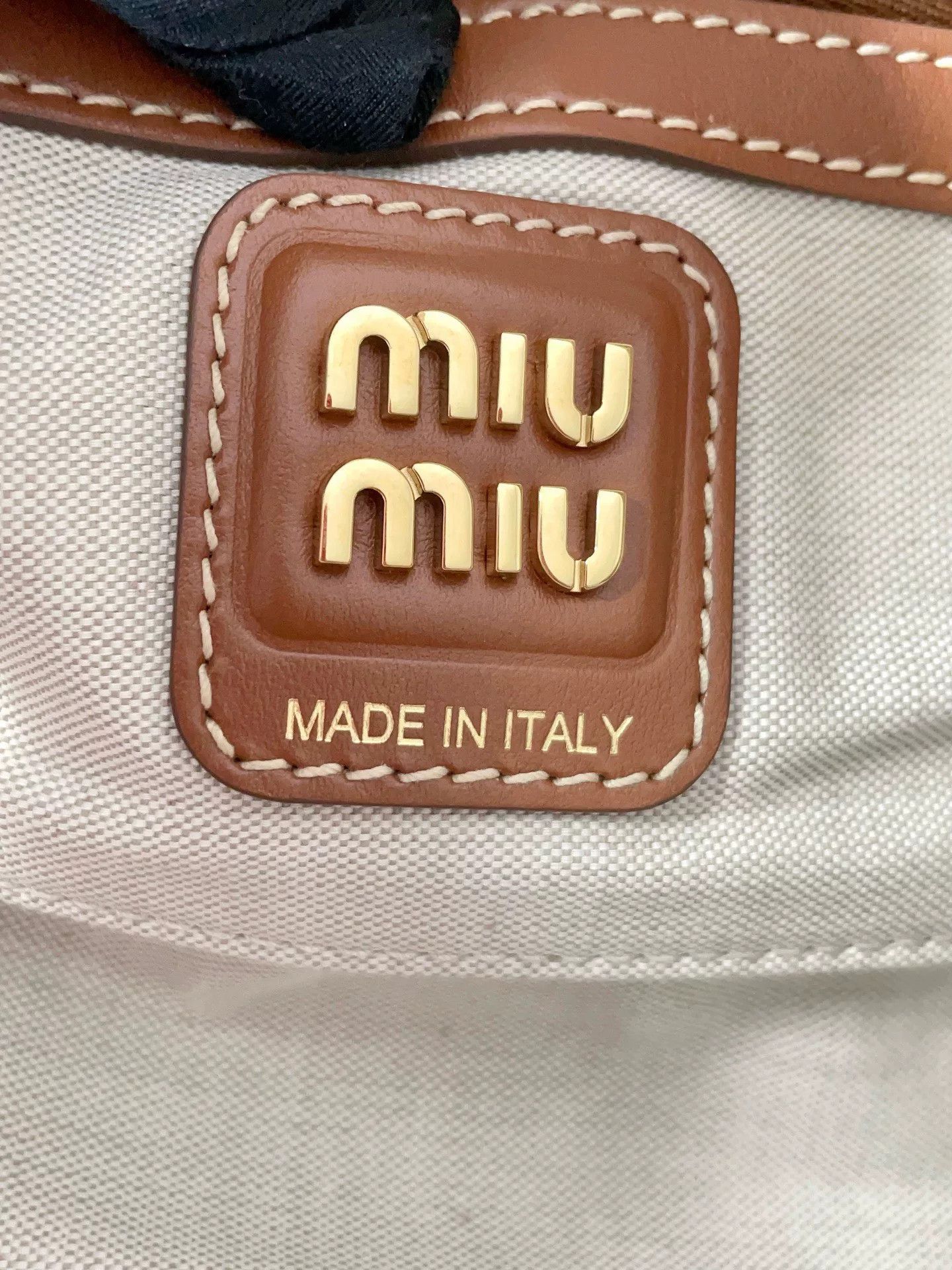 Miu Miu Pre-loved Bag Very good condition Size ONE SIZE - 8 Thumbnail
