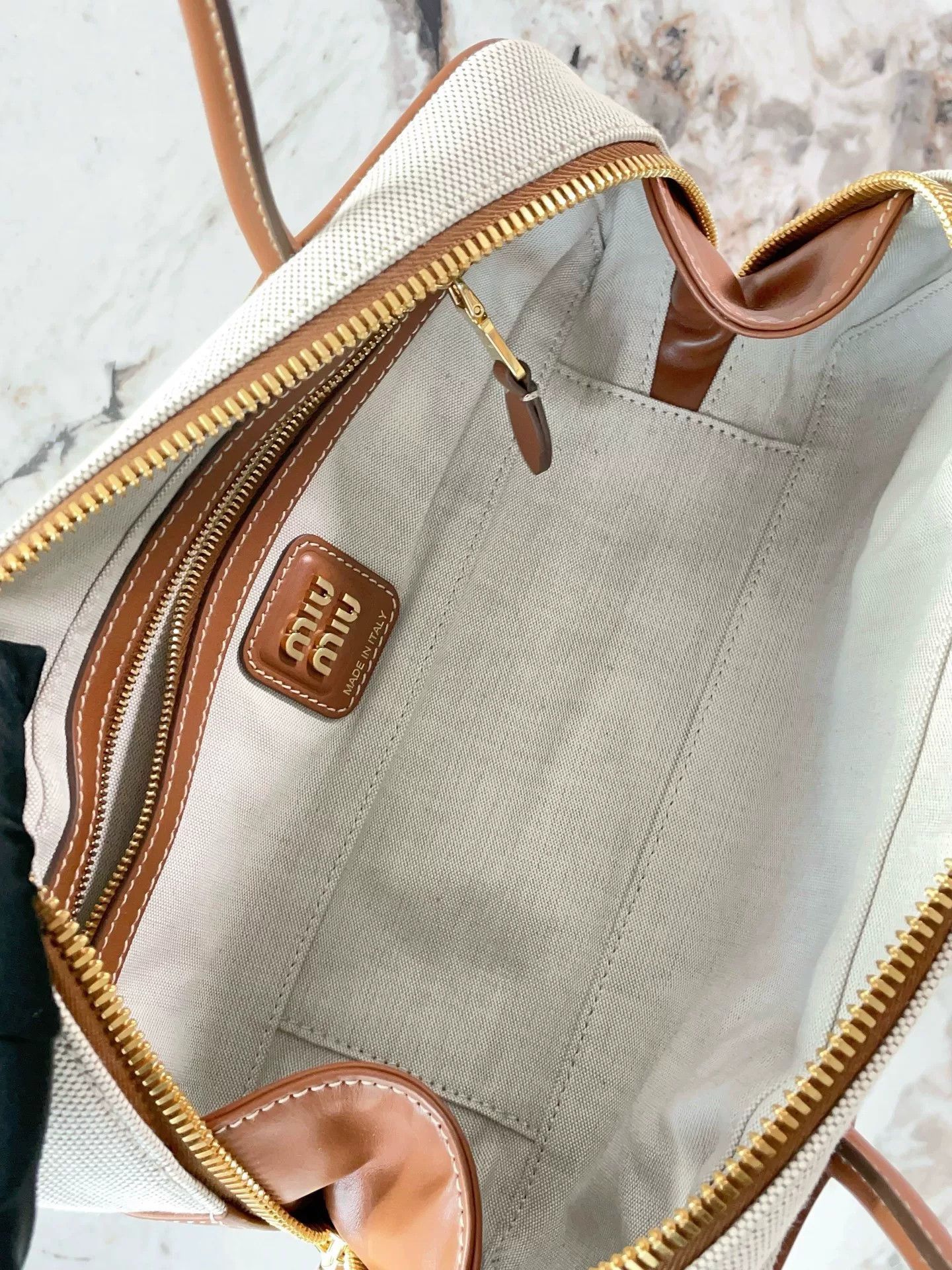 Miu Miu Pre-loved Bag Very good condition Size ONE SIZE - 9 Thumbnail