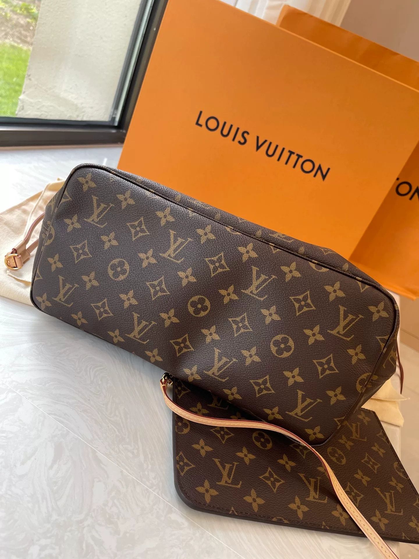 Louis Vuitton Pre-loved Bag Very good condition Size ONE SIZE - 7 Thumbnail