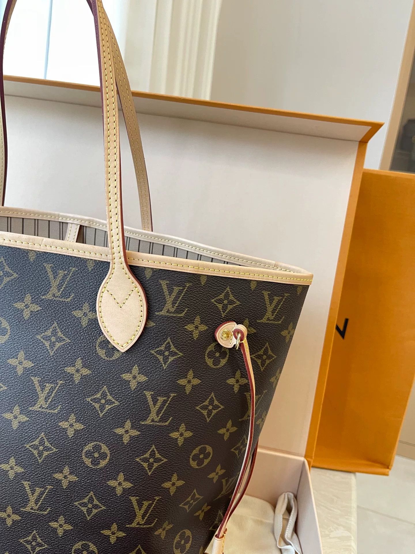 Louis Vuitton Pre-loved Bag Very good condition Size ONE SIZE - 3 Thumbnail