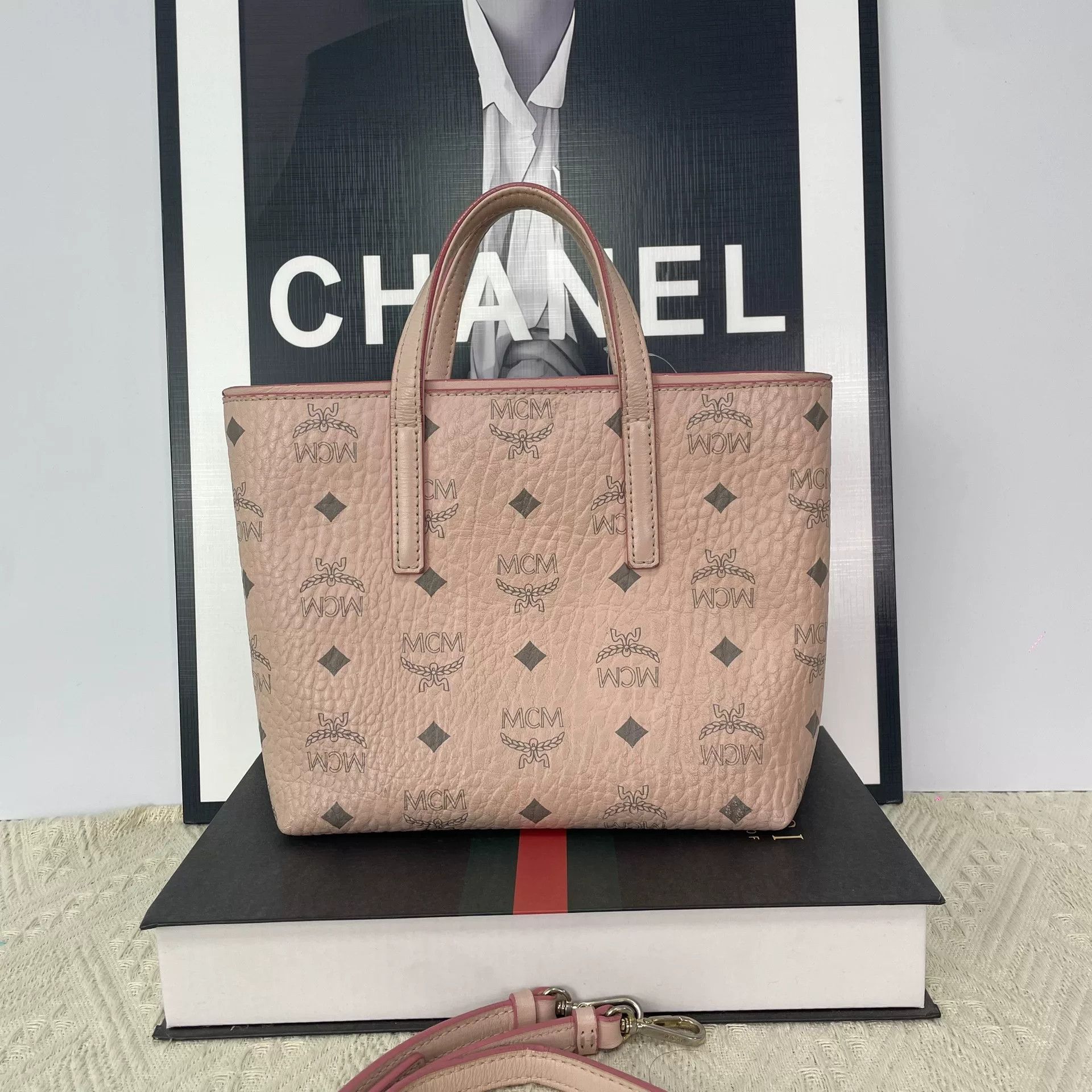 MCM Pre-loved Bag Very good condition Size ONE SIZE - 3 Thumbnail