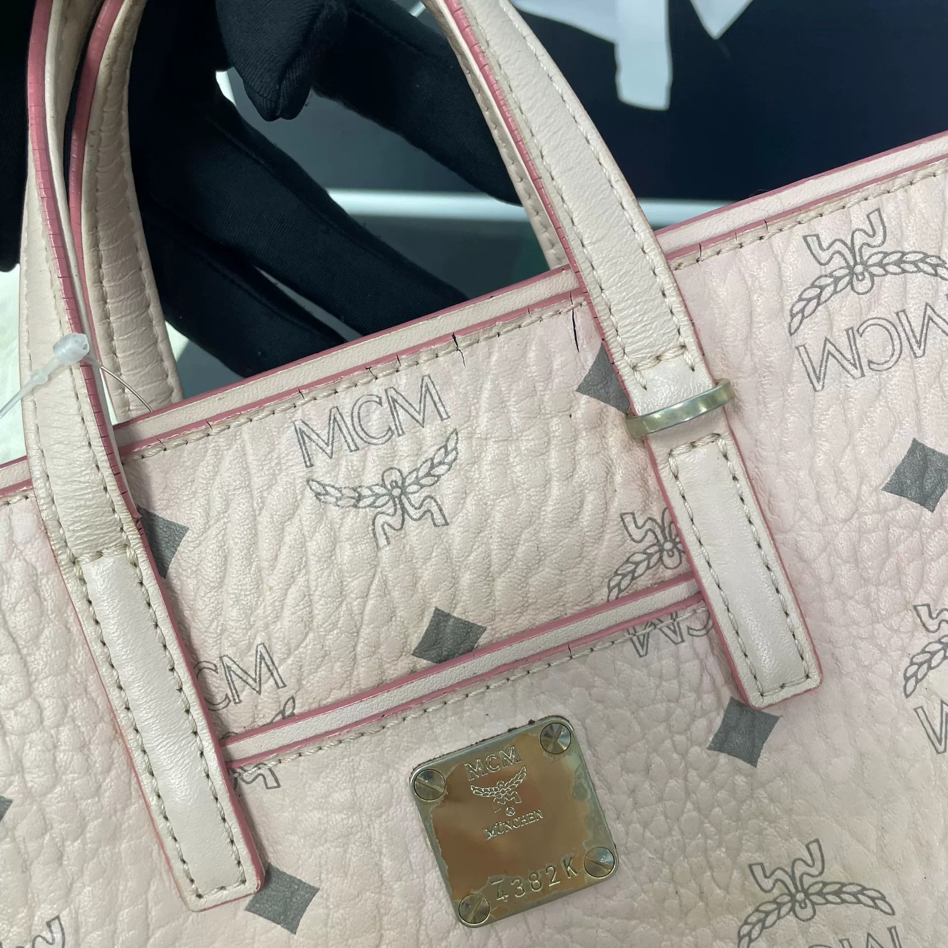 MCM Pre-loved Bag Very good condition Size ONE SIZE - 7 Thumbnail