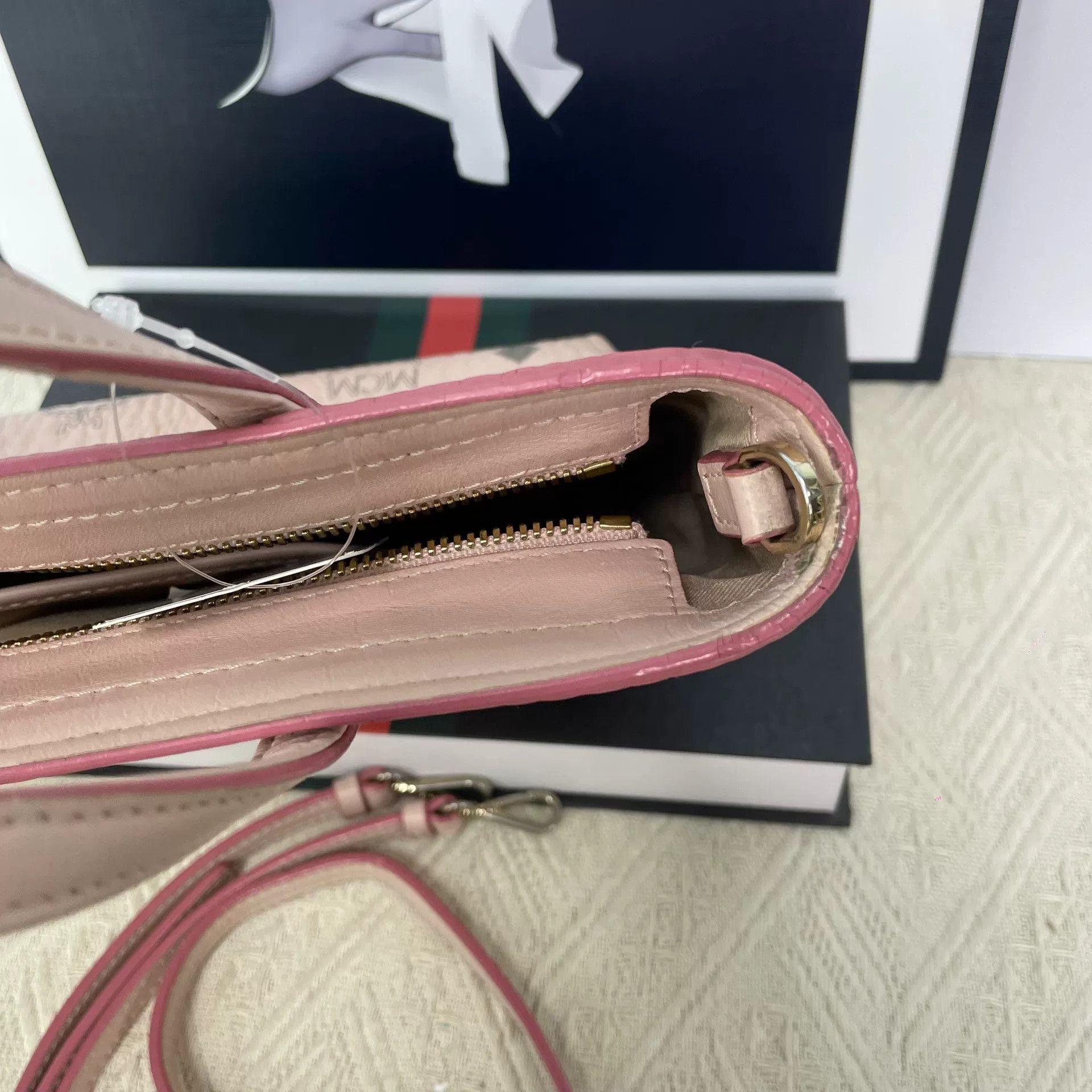 MCM Pre-loved Bag Very good condition Size ONE SIZE - 6 Thumbnail