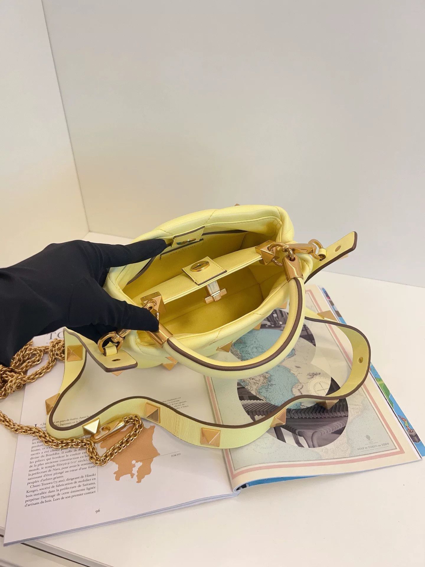 Valentino Pre-loved Bag Very good condition Size ONE SIZE - 8 Thumbnail