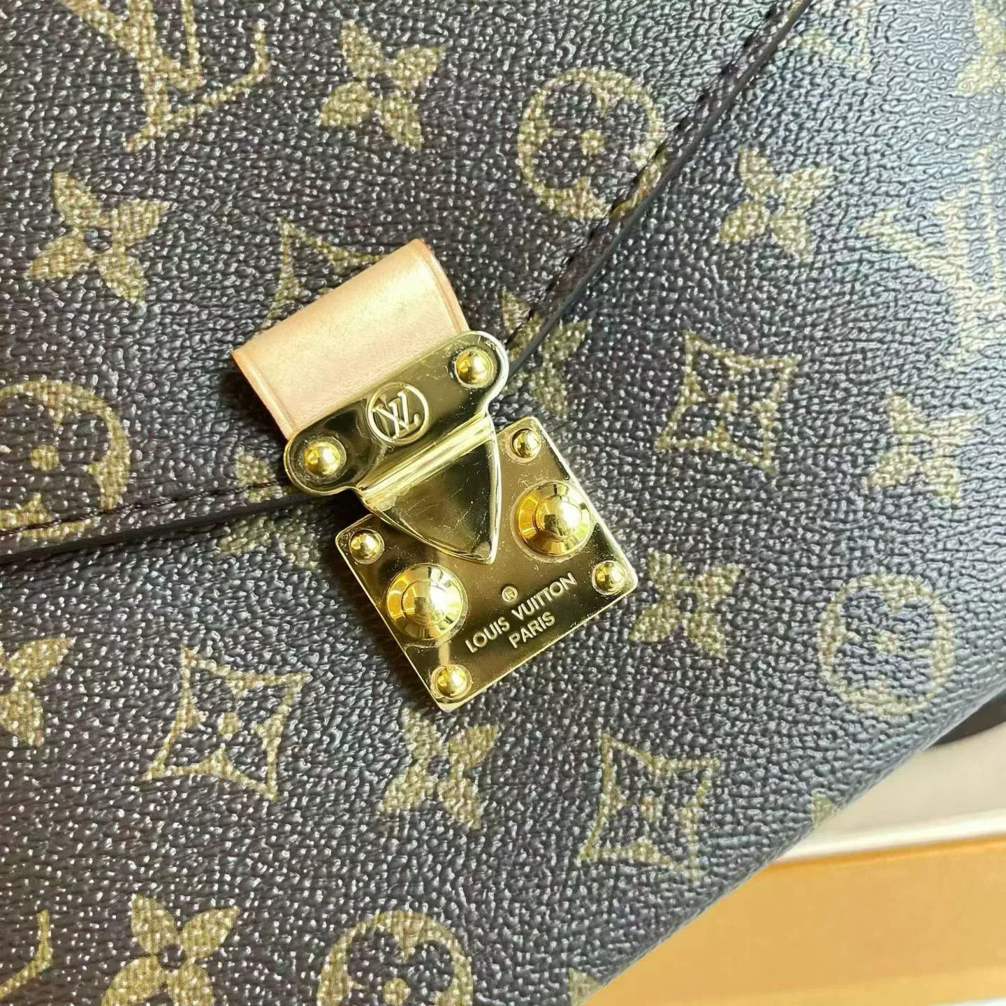 Louis Vuitton Pre-loved Bag Very good condition Size ONE SIZE - 2 Thumbnail