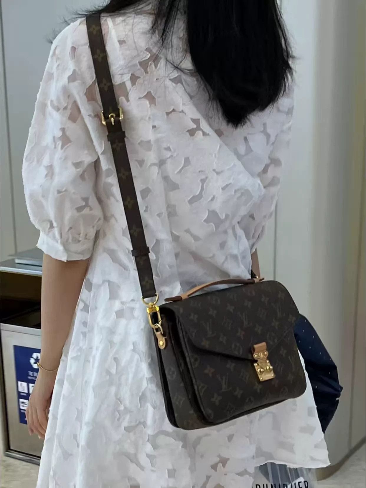 Louis Vuitton Pre-loved Bag Very good condition Size ONE SIZE - 9 Thumbnail