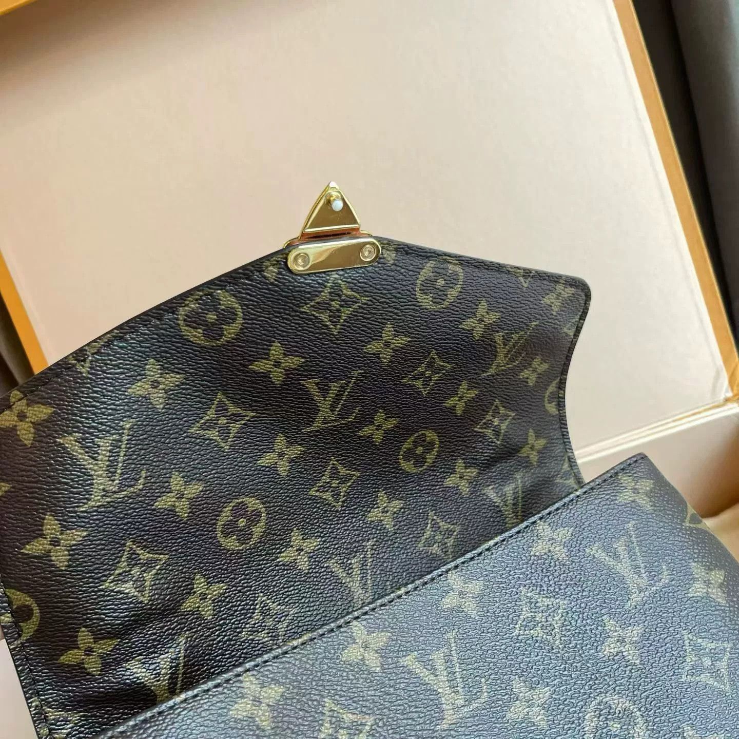 Louis Vuitton Pre-loved Bag Very good condition Size ONE SIZE - 7 Thumbnail
