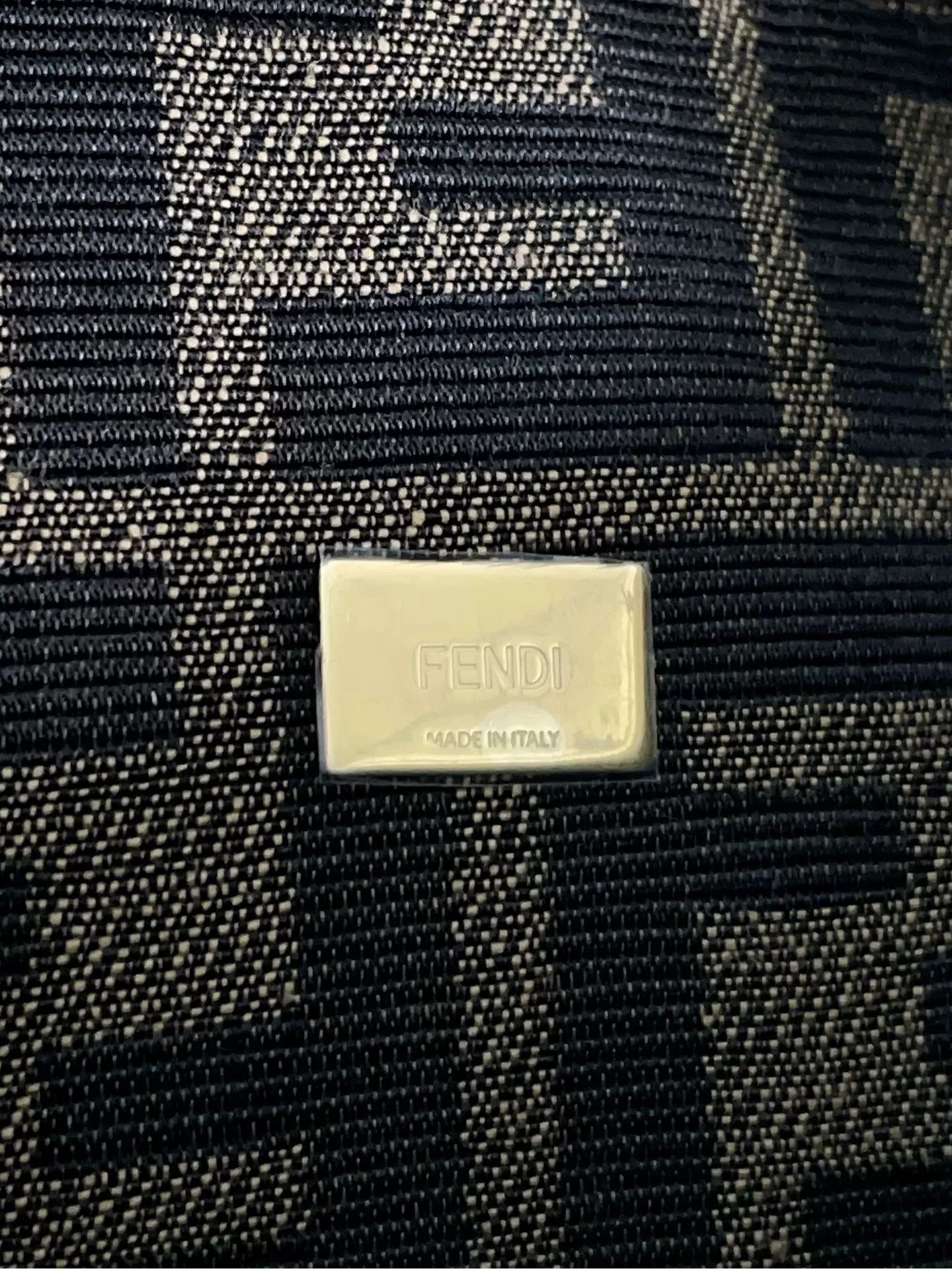 Fendi Pre-loved Bag Very good condition Size ONE SIZE - 8 Thumbnail