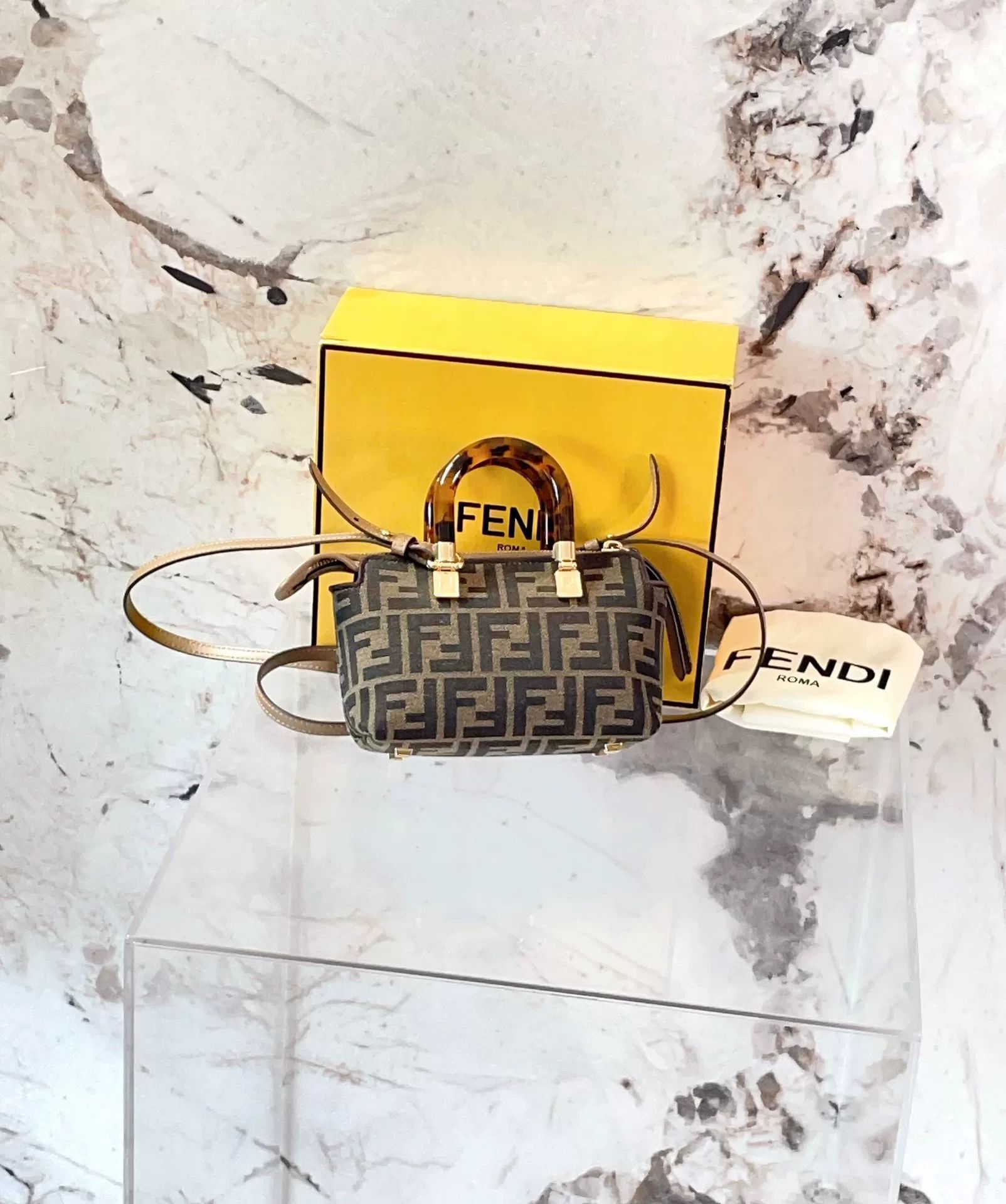 Fendi Pre-loved Bag Very good condition Size ONE SIZE - 2 Thumbnail
