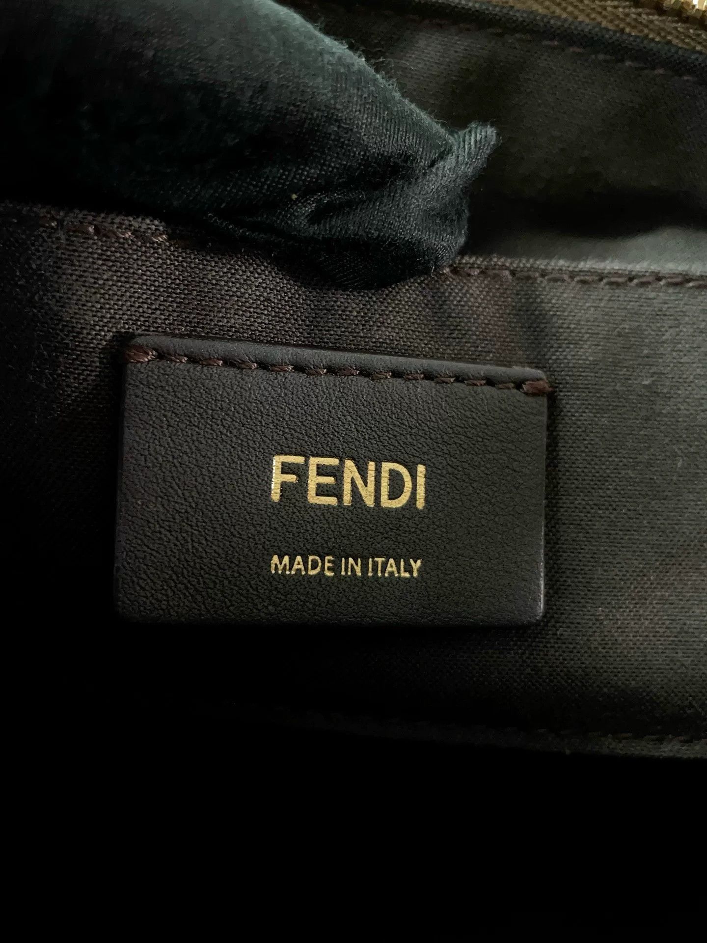 Fendi Pre-loved Bag Very good condition Size ONE SIZE - 8 Thumbnail