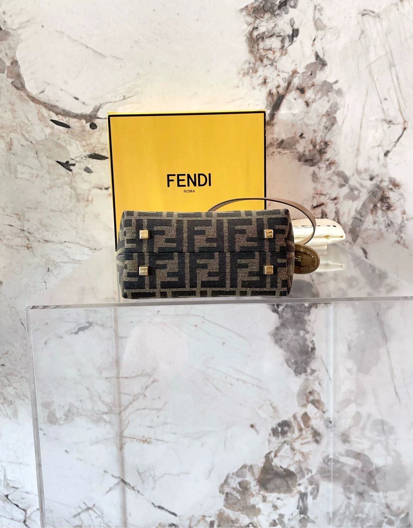 Fendi Pre-loved Bag Very good condition Size ONE SIZE - 4 Thumbnail