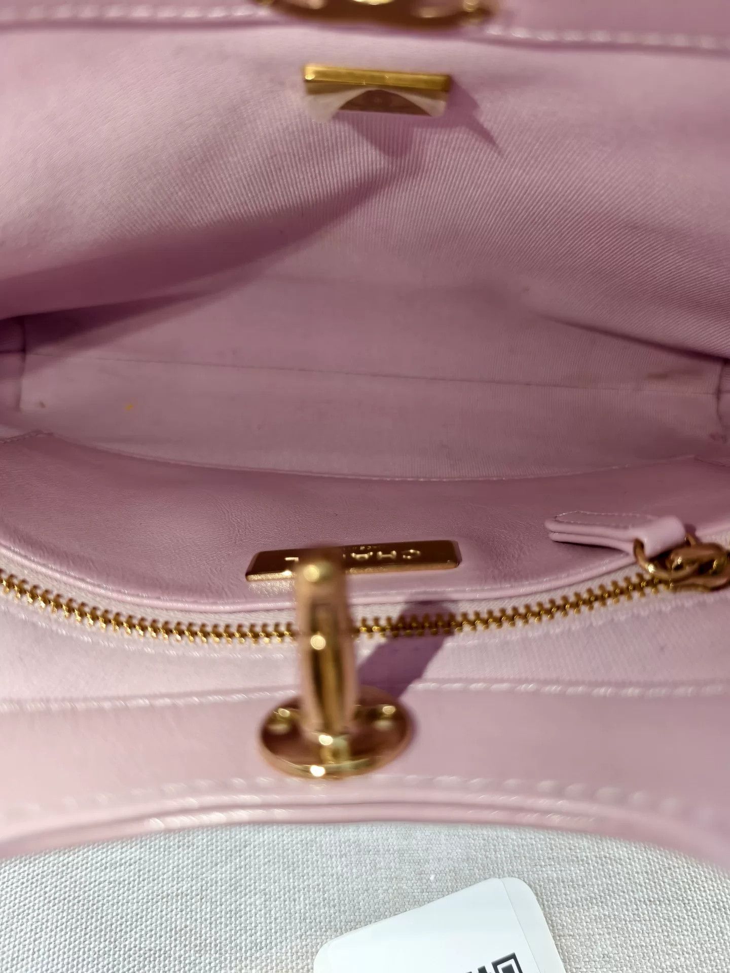 Chanel Pre-loved Bag Very good condition Size ONE SIZE - 4 Thumbnail