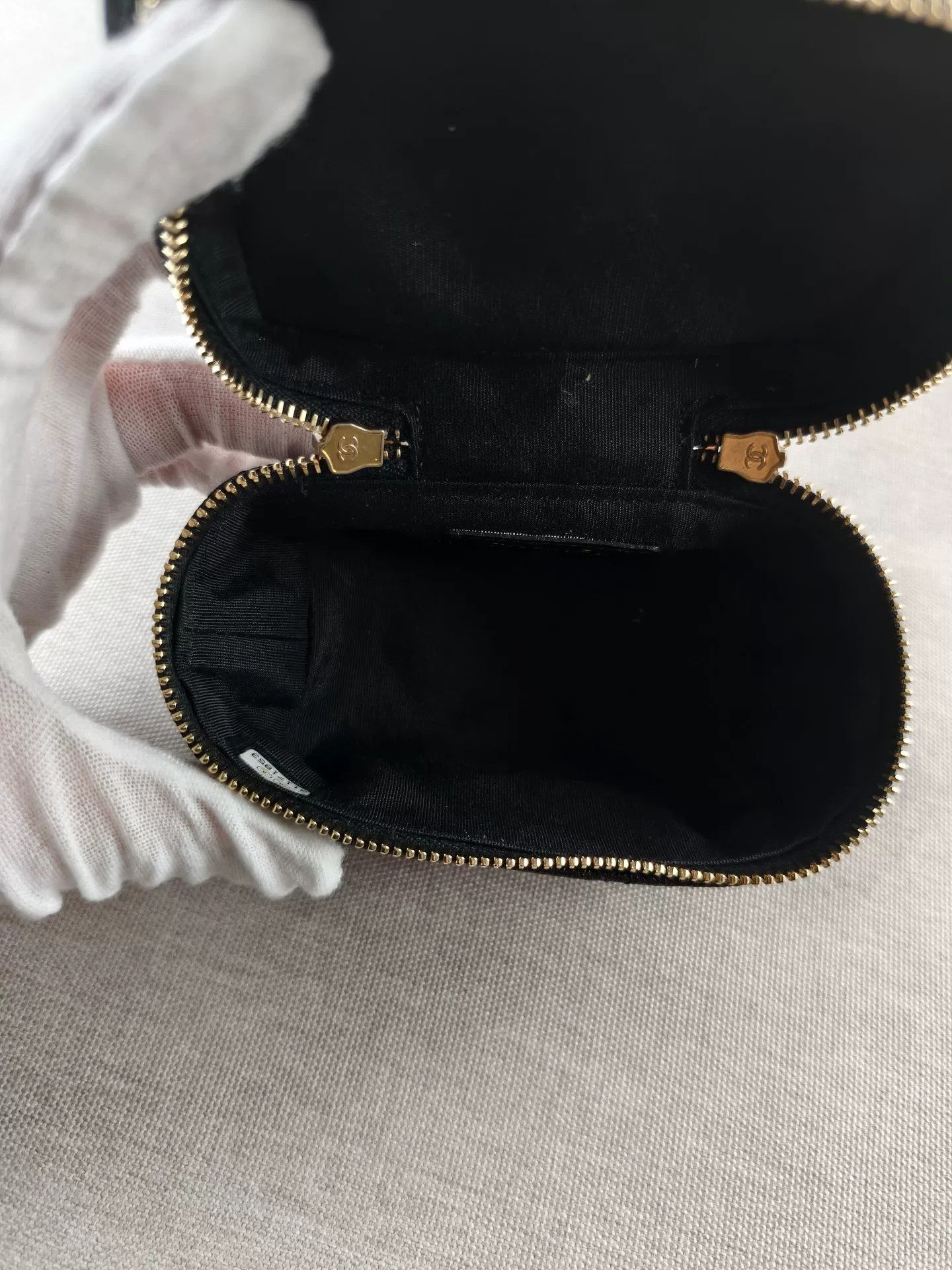 Chanel Pre-loved Bag Very good condition Size ONE SIZE - 7 Thumbnail