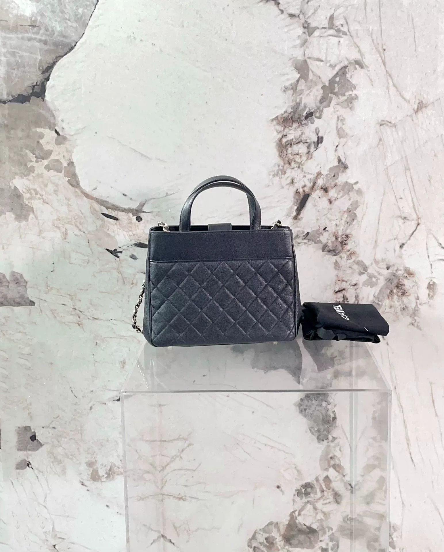 Chanel Pre-loved Bag Very good condition Size ONE SIZE - 2 Thumbnail