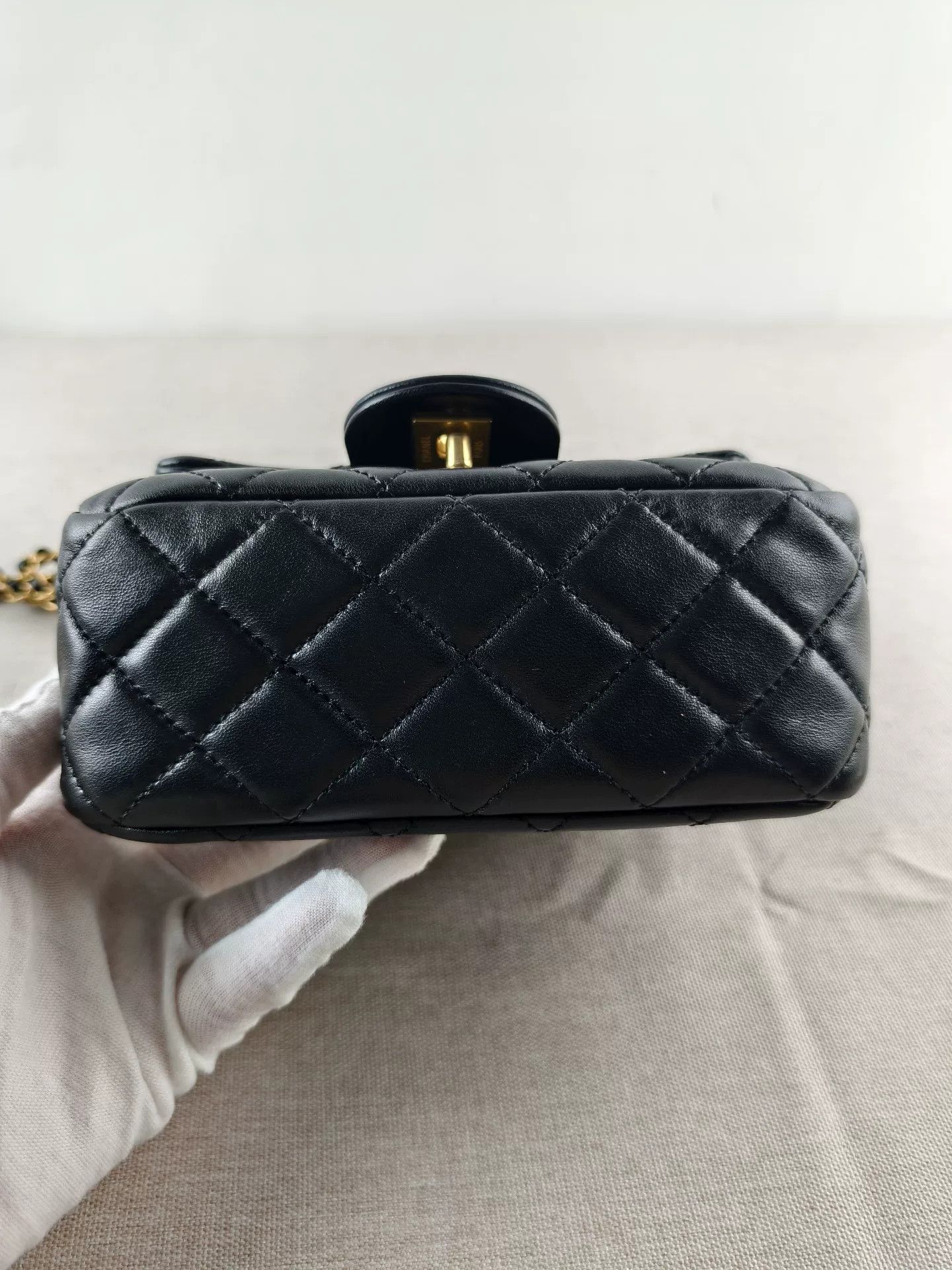 Chanel Pre-loved Bag Very good condition Size ONE SIZE - 6 Thumbnail