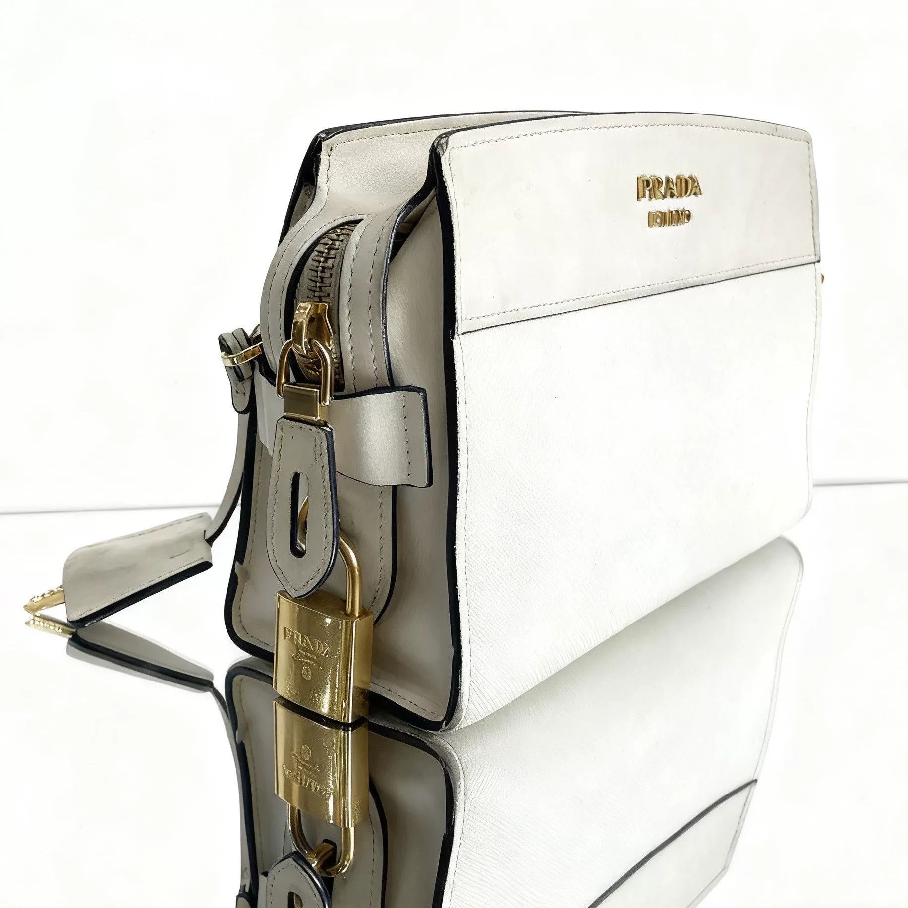 Prada Pre-loved Bag Very good condition Size ONE SIZE - 3 Thumbnail