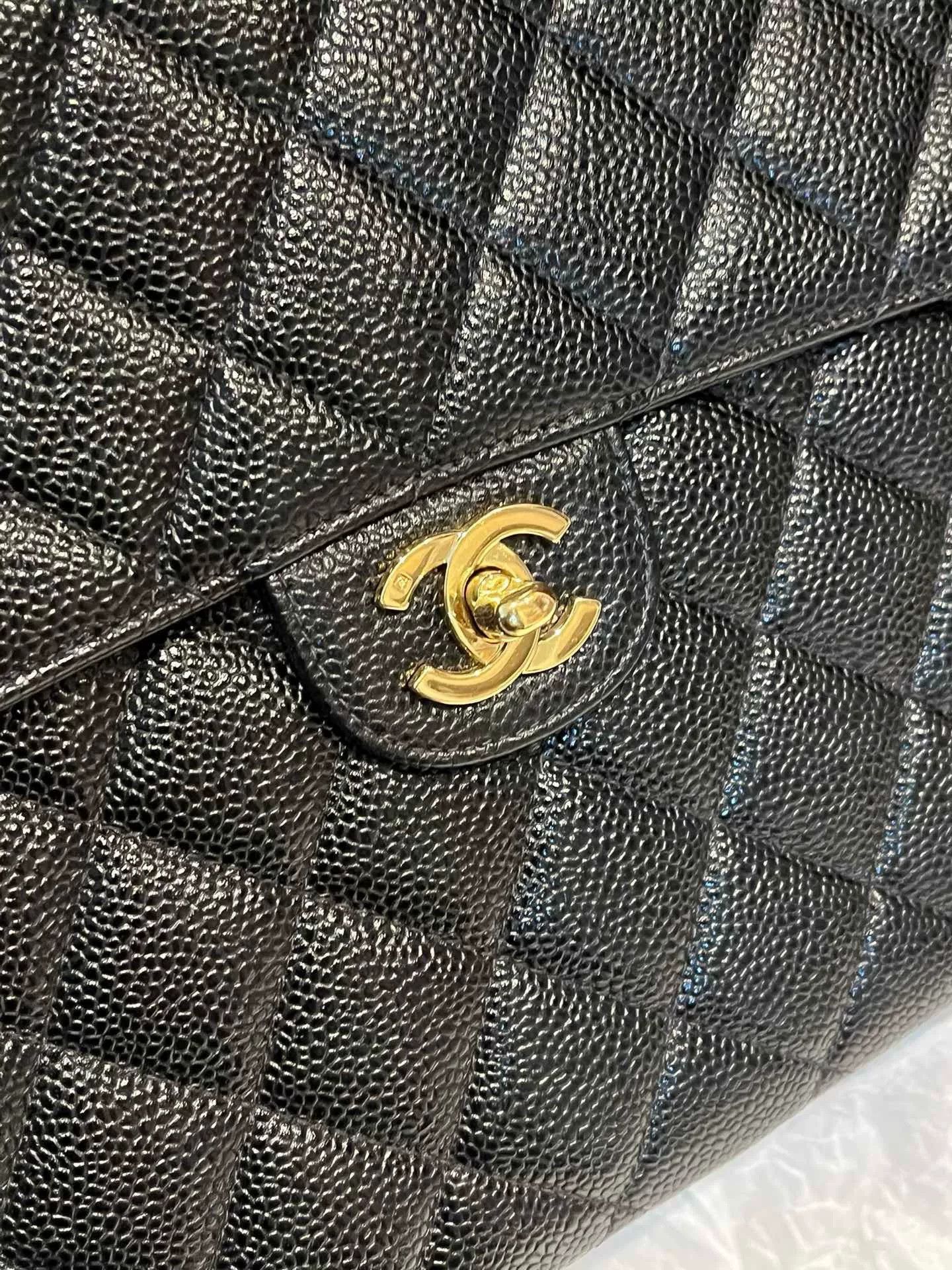 Chanel Pre-loved Bag Very good condition Size ONE SIZE - 3 Thumbnail