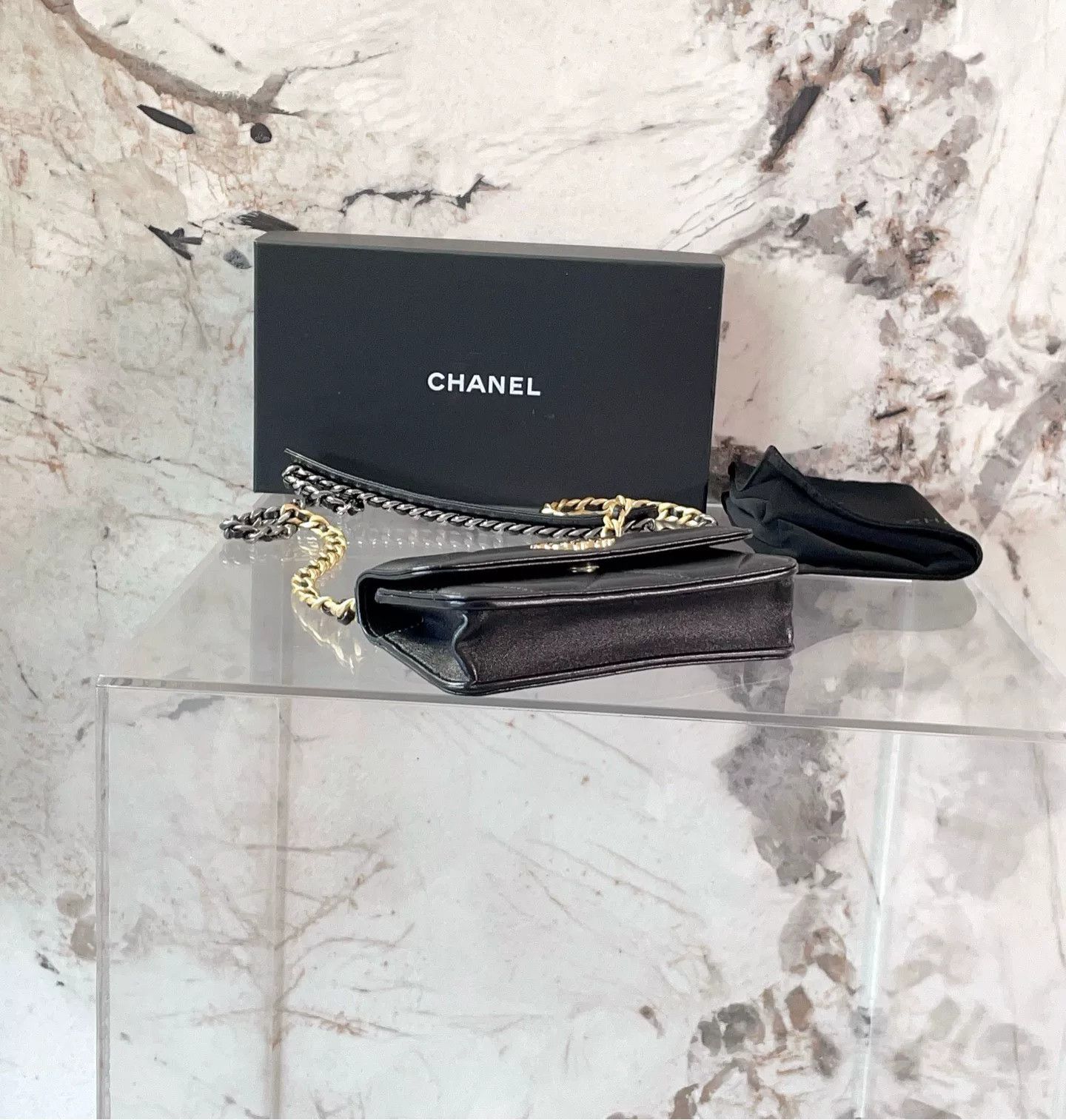 Chanel Pre-loved Bag Very good condition Size ONE SIZE - 5 Thumbnail