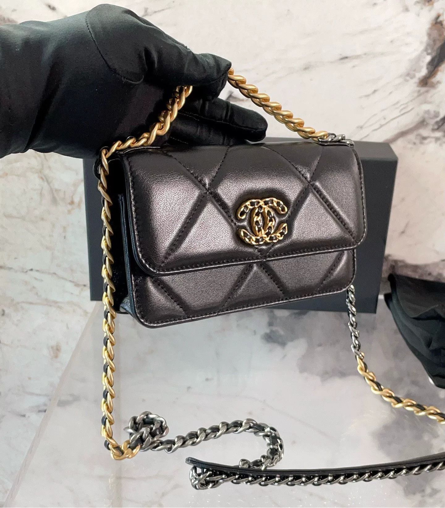 Chanel Pre-loved Bag Very good condition Size ONE SIZE - 6 Thumbnail